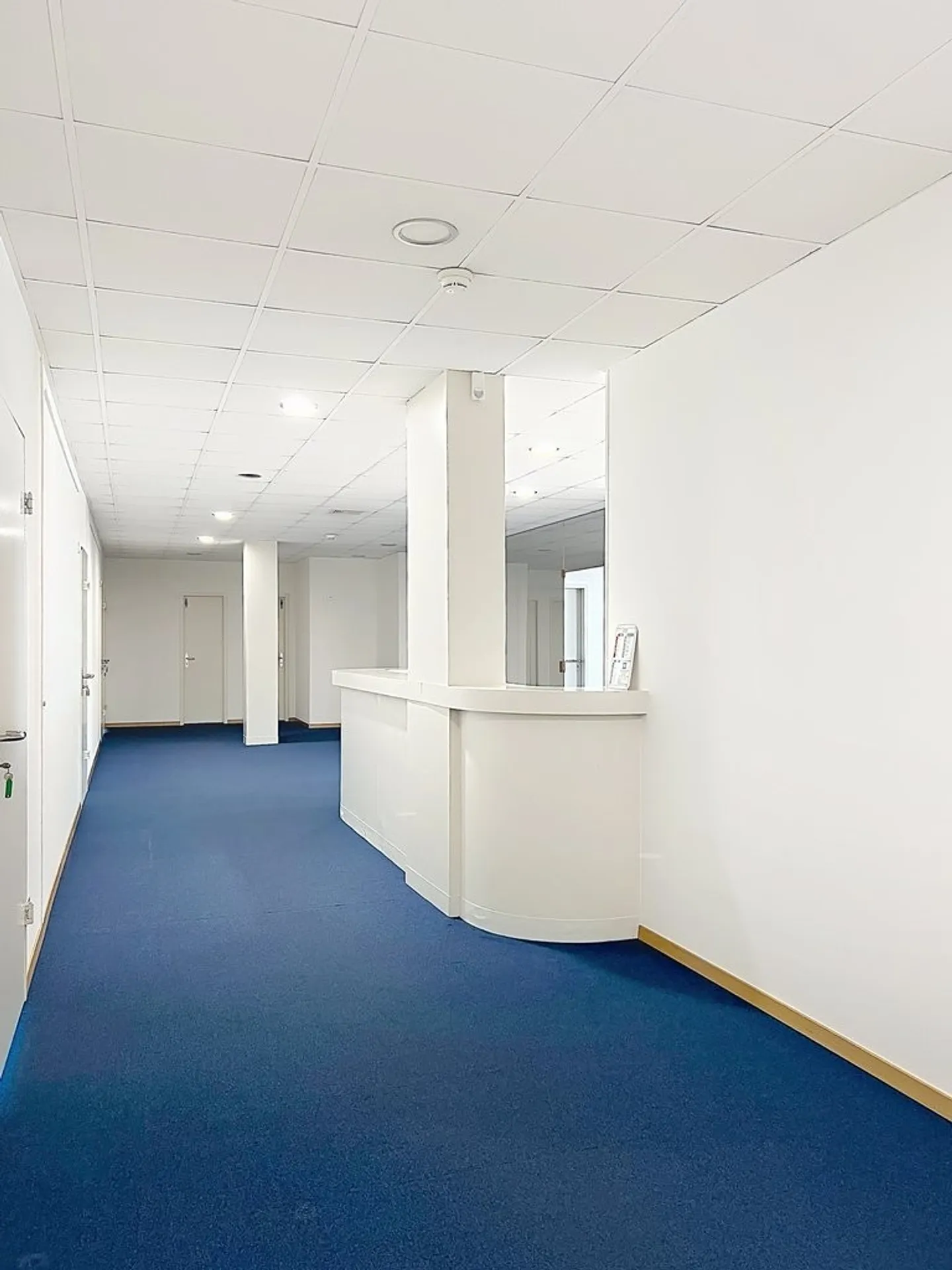 Bright offices in the heart of Nyon - Photo 3 of 7