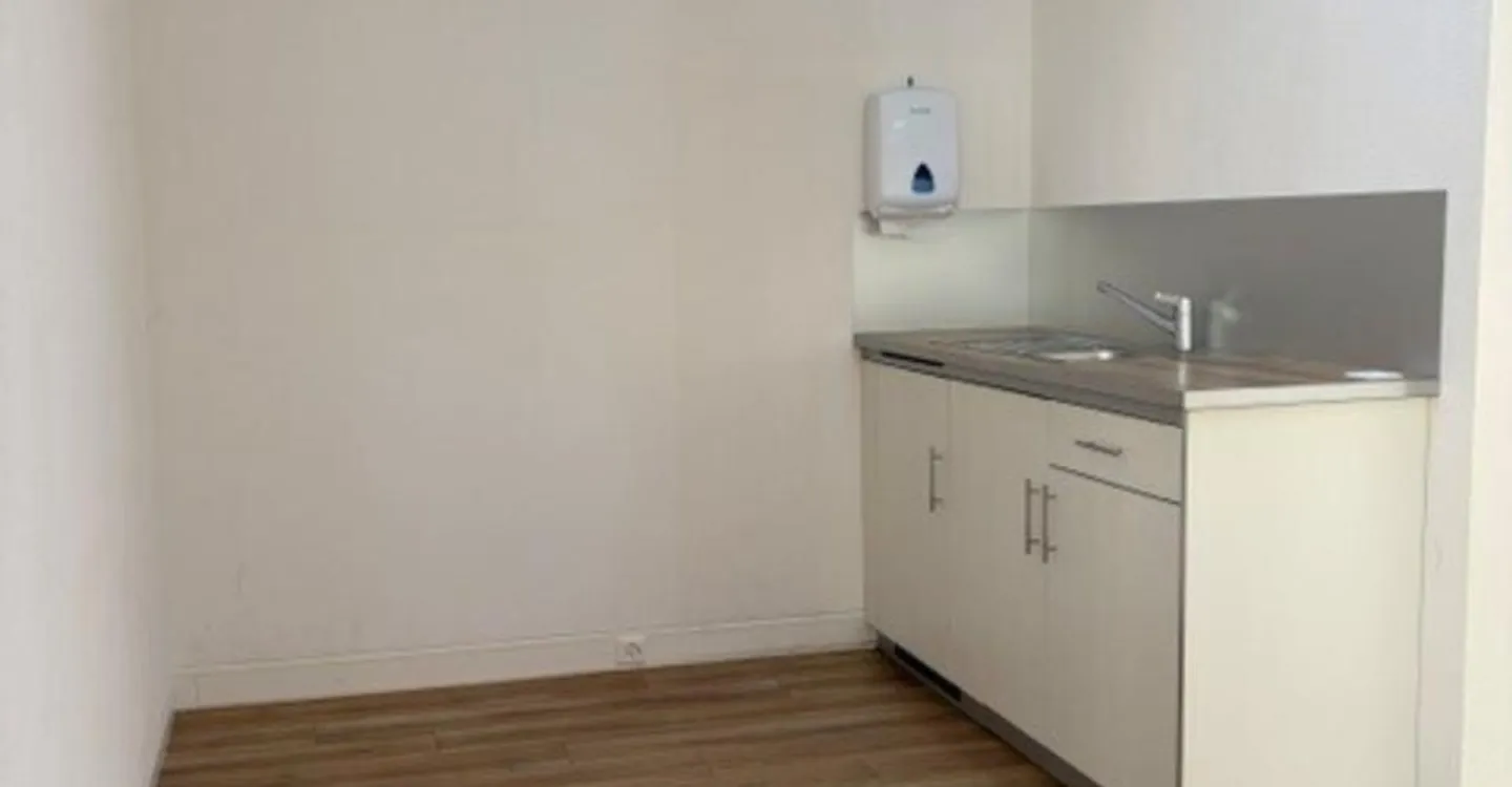 Bureau Commercial Lumineux - Photo 3 sur 7