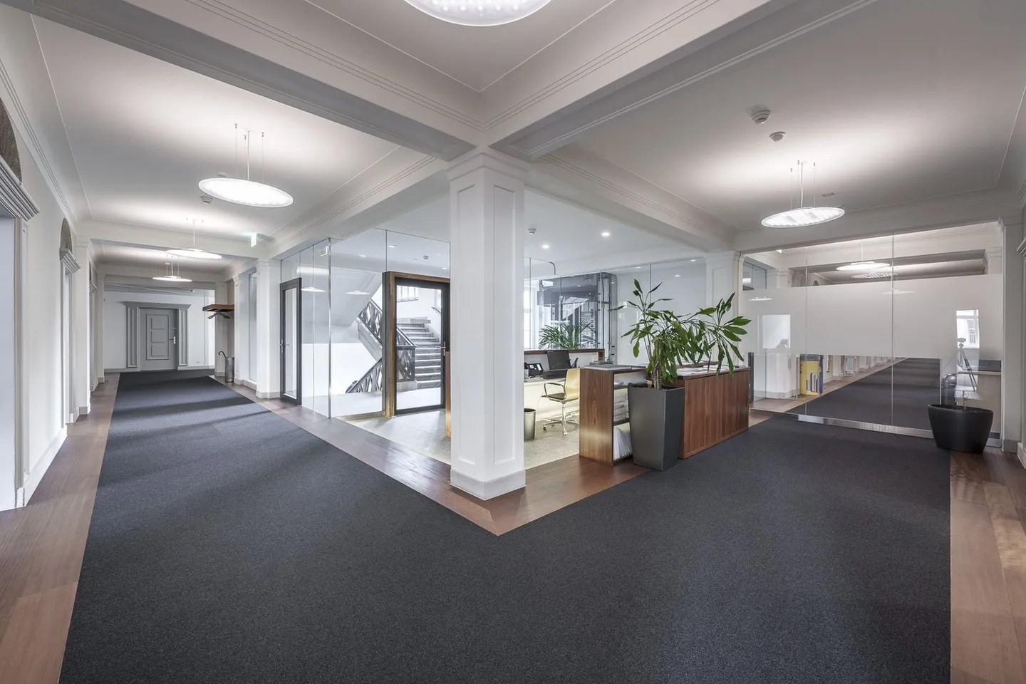 Spazio ufficio rappresentativo nella Casa zur Kaufleuten - Foto 1 di 11