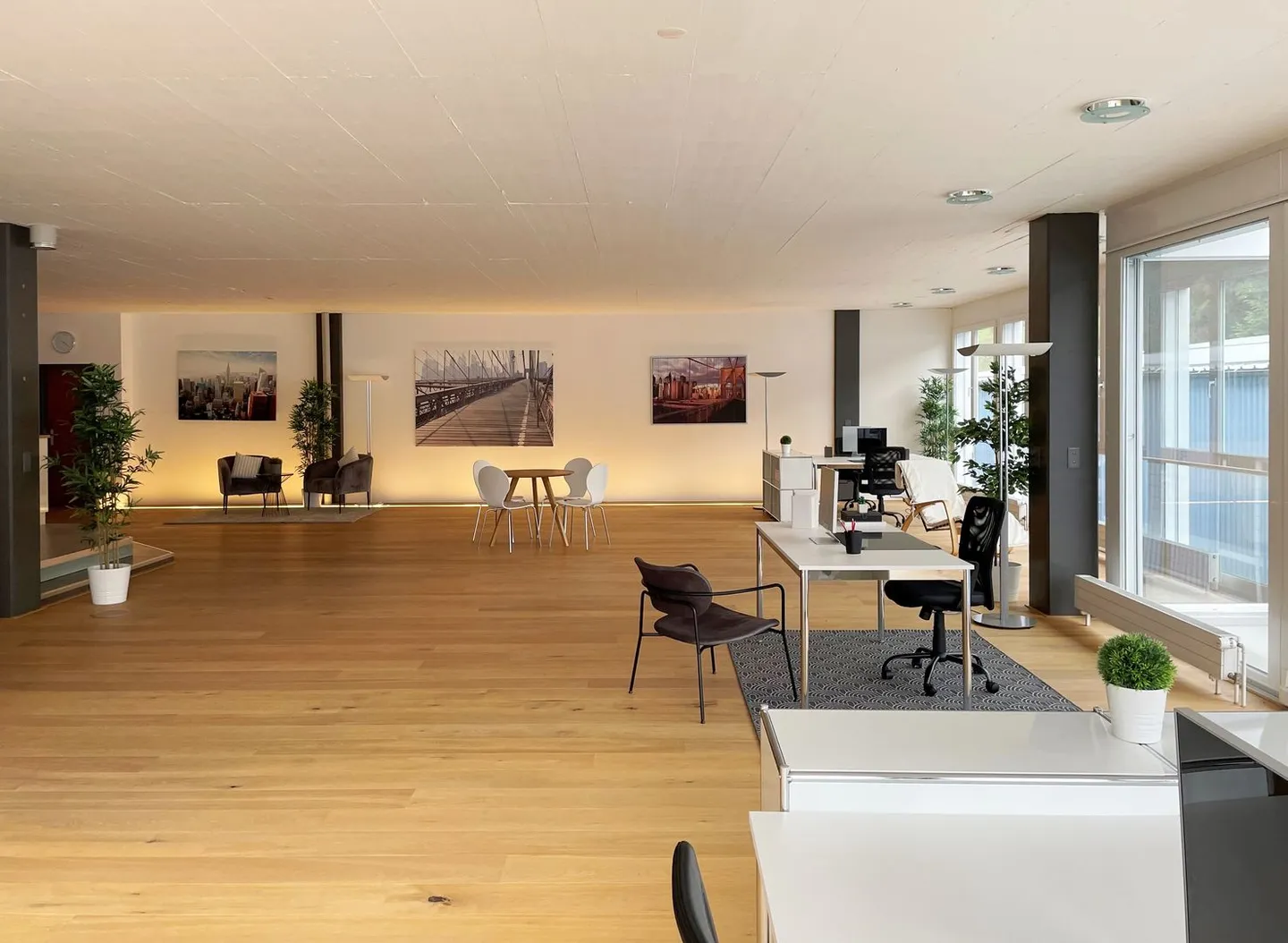 Spazio ufficio/commerciale luminoso con sala riunioni, cucina e bagno - Foto 5 di 5