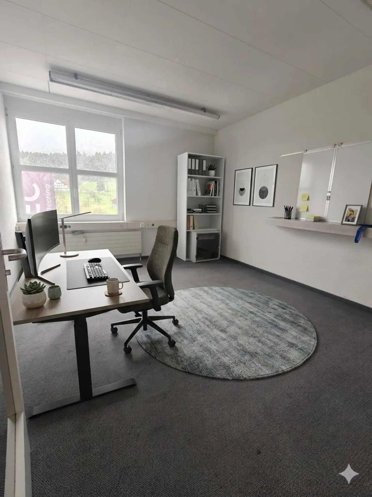 Spazio ufficio attraente con layout flessibile - Foto 3 di 13