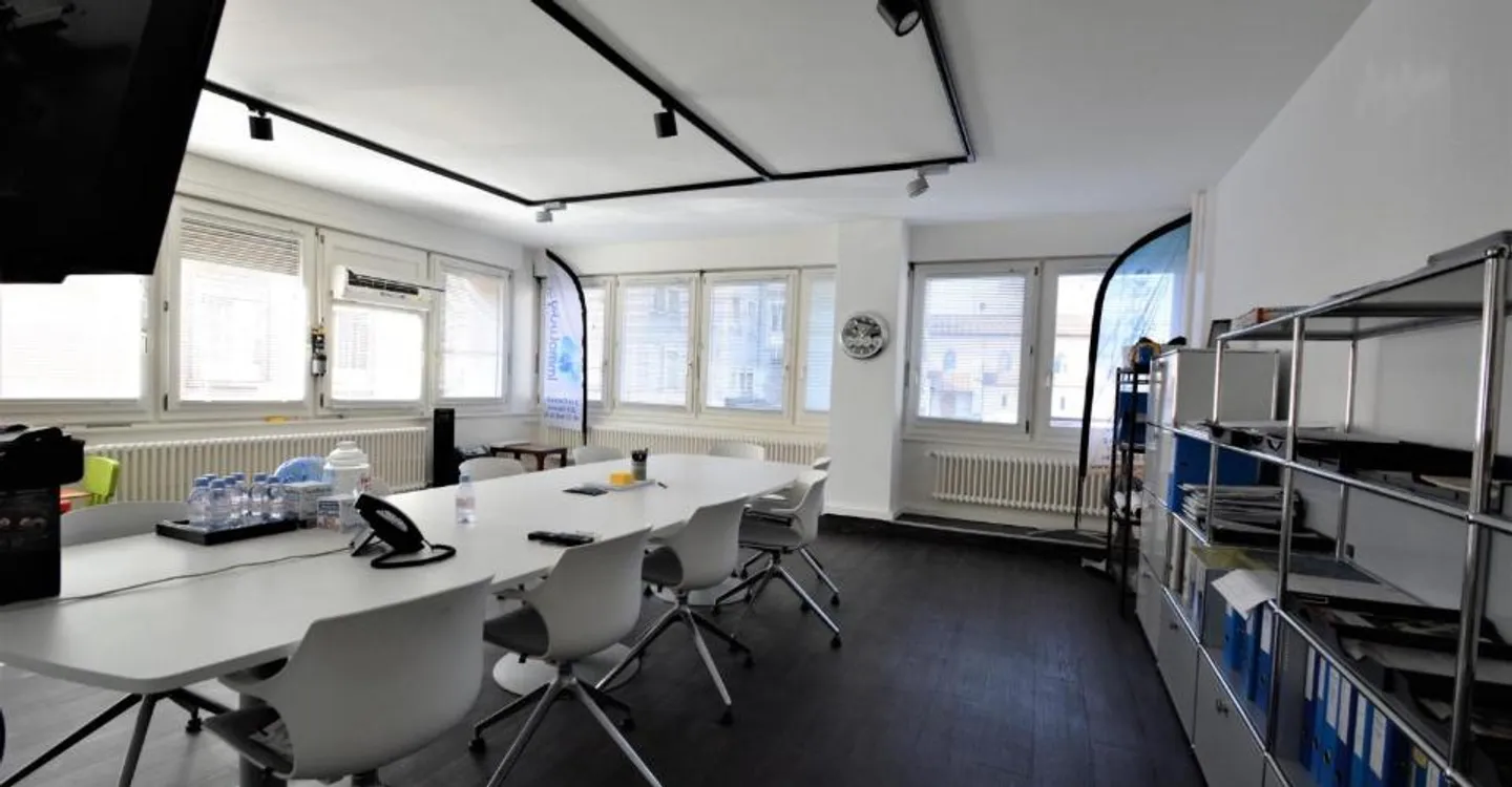 Contemporary Office Space - Photo 2 of 8