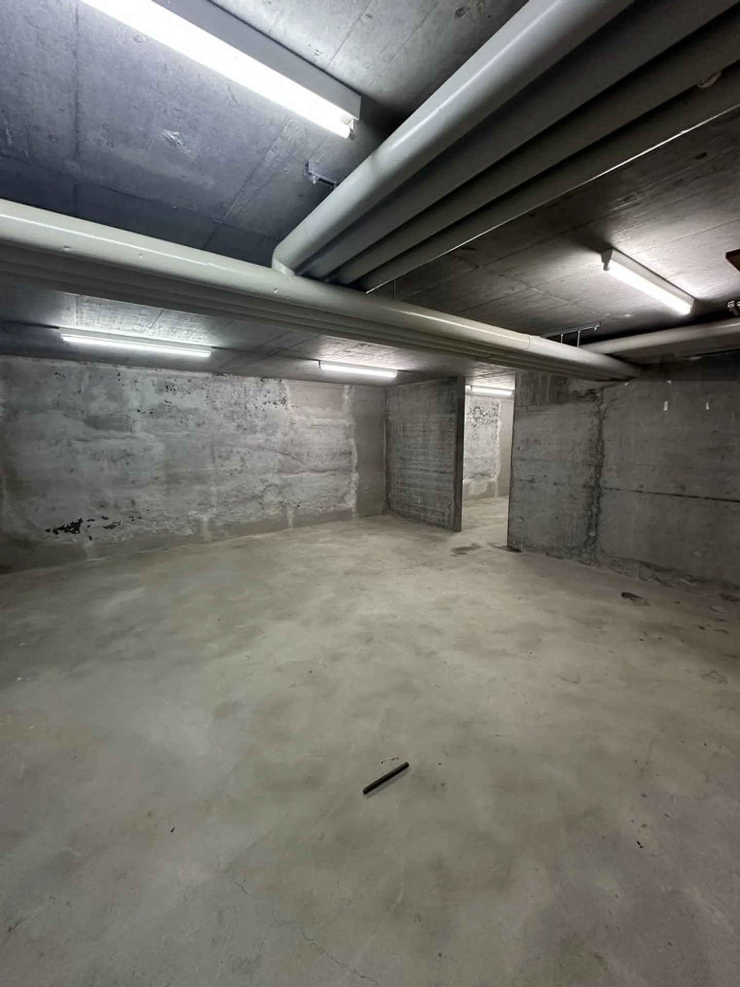 Espace de stockage spacieux dans un emplacement privilégié - Photo 2 sur 9