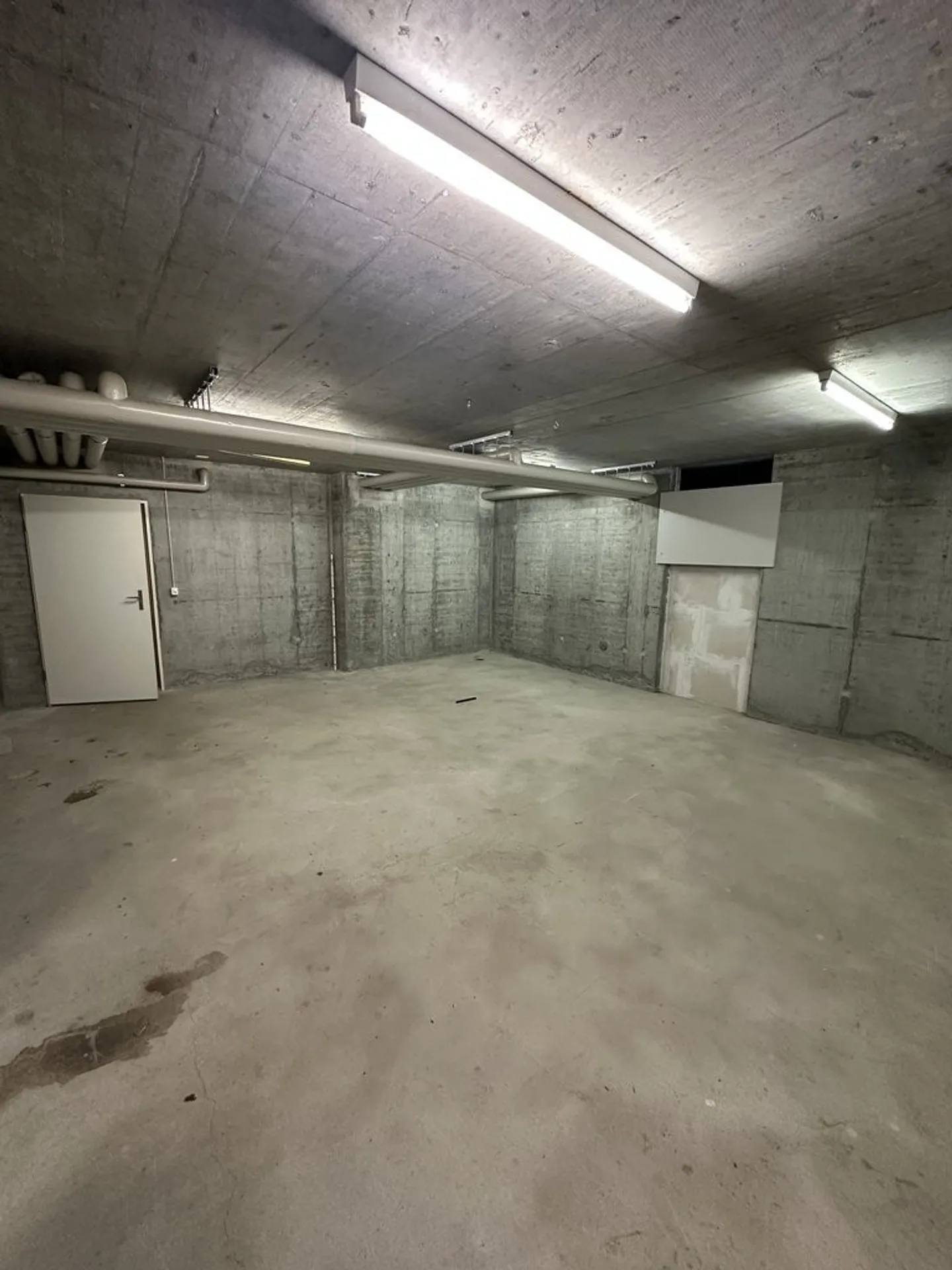 Espace de stockage spacieux dans un emplacement privilégié - Photo 3 sur 9