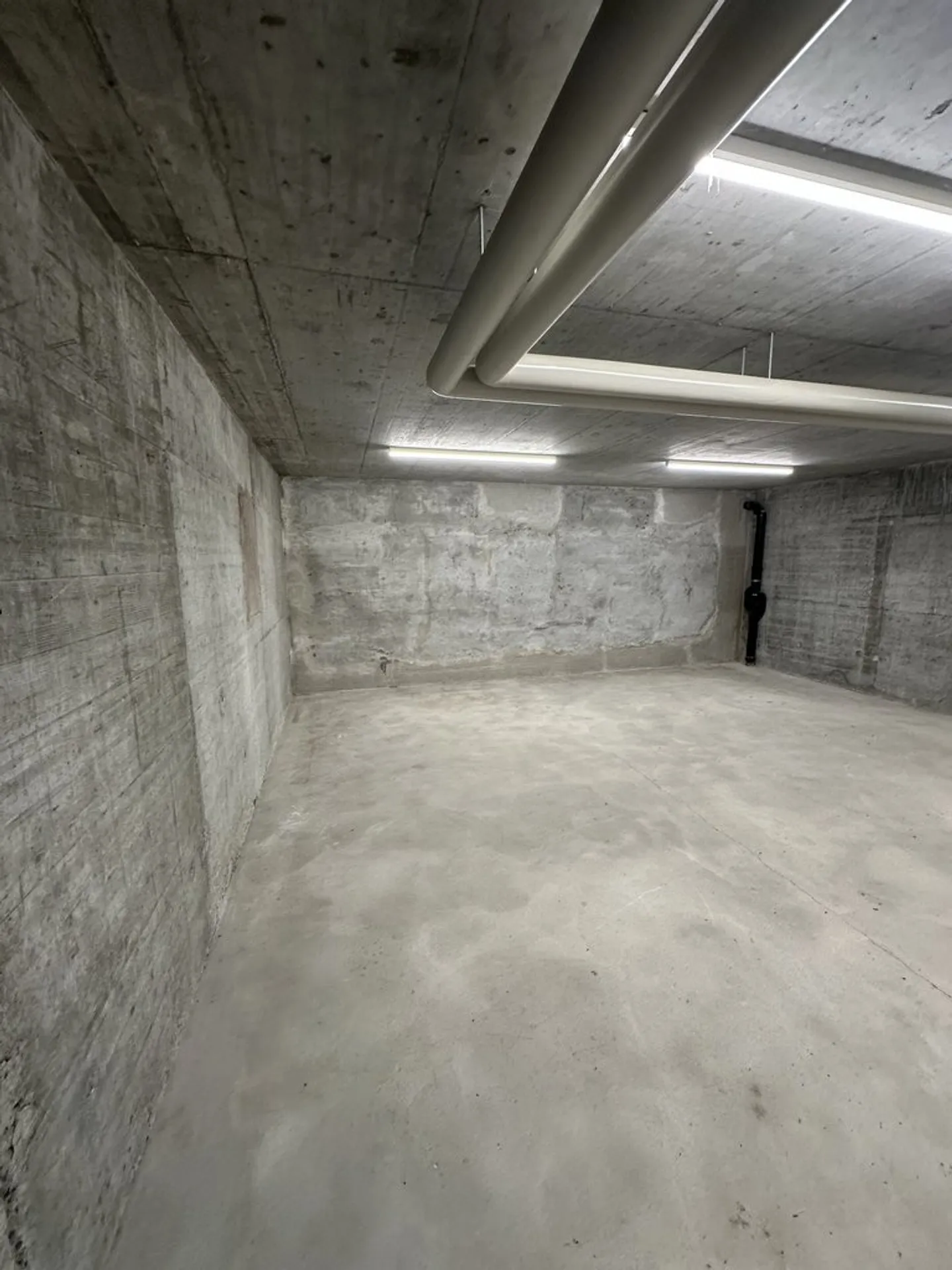 Espace de stockage spacieux dans un emplacement privilégié - Photo 4 sur 9