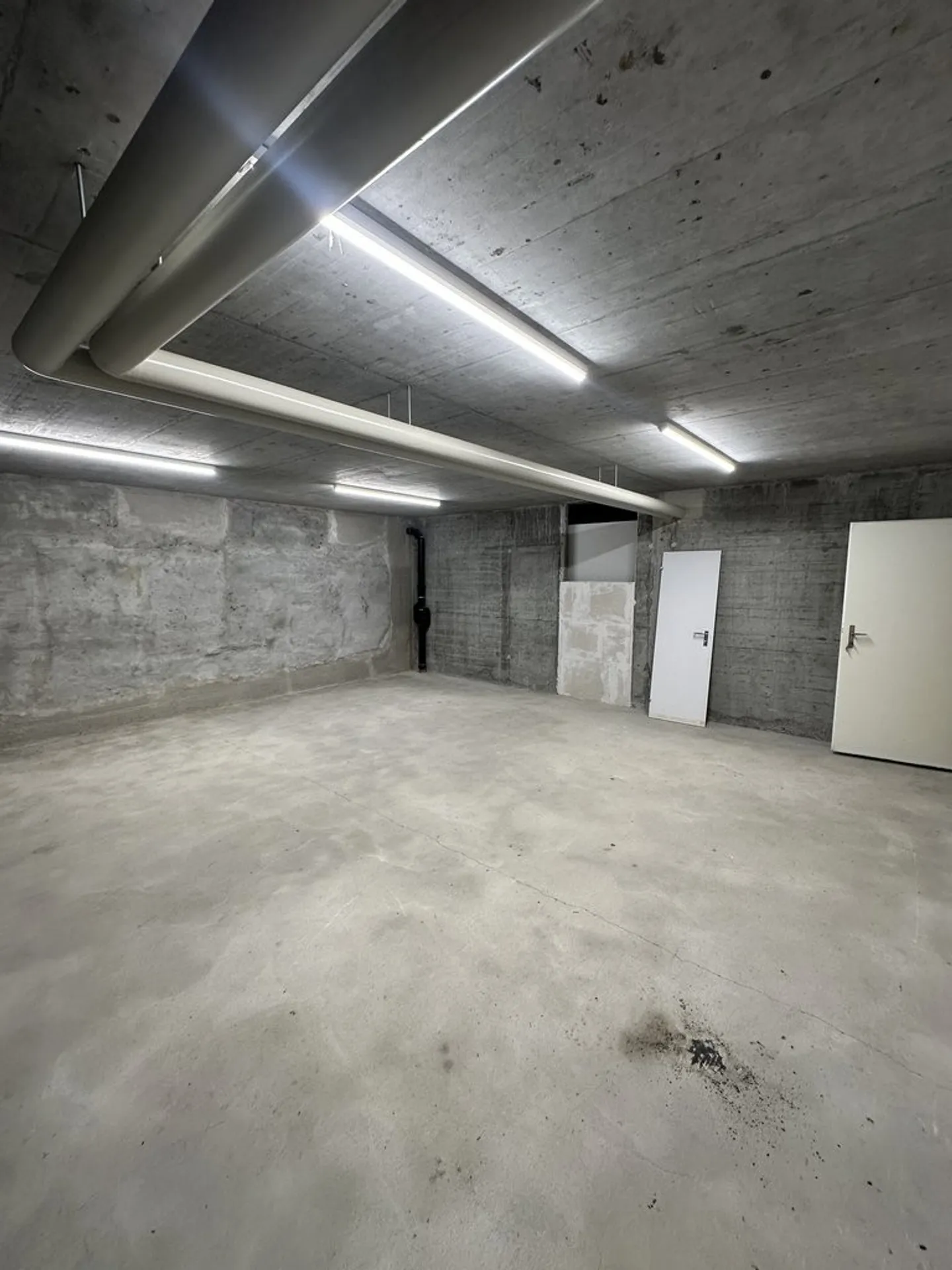 Espace de stockage spacieux dans un emplacement privilégié - Photo 7 sur 9
