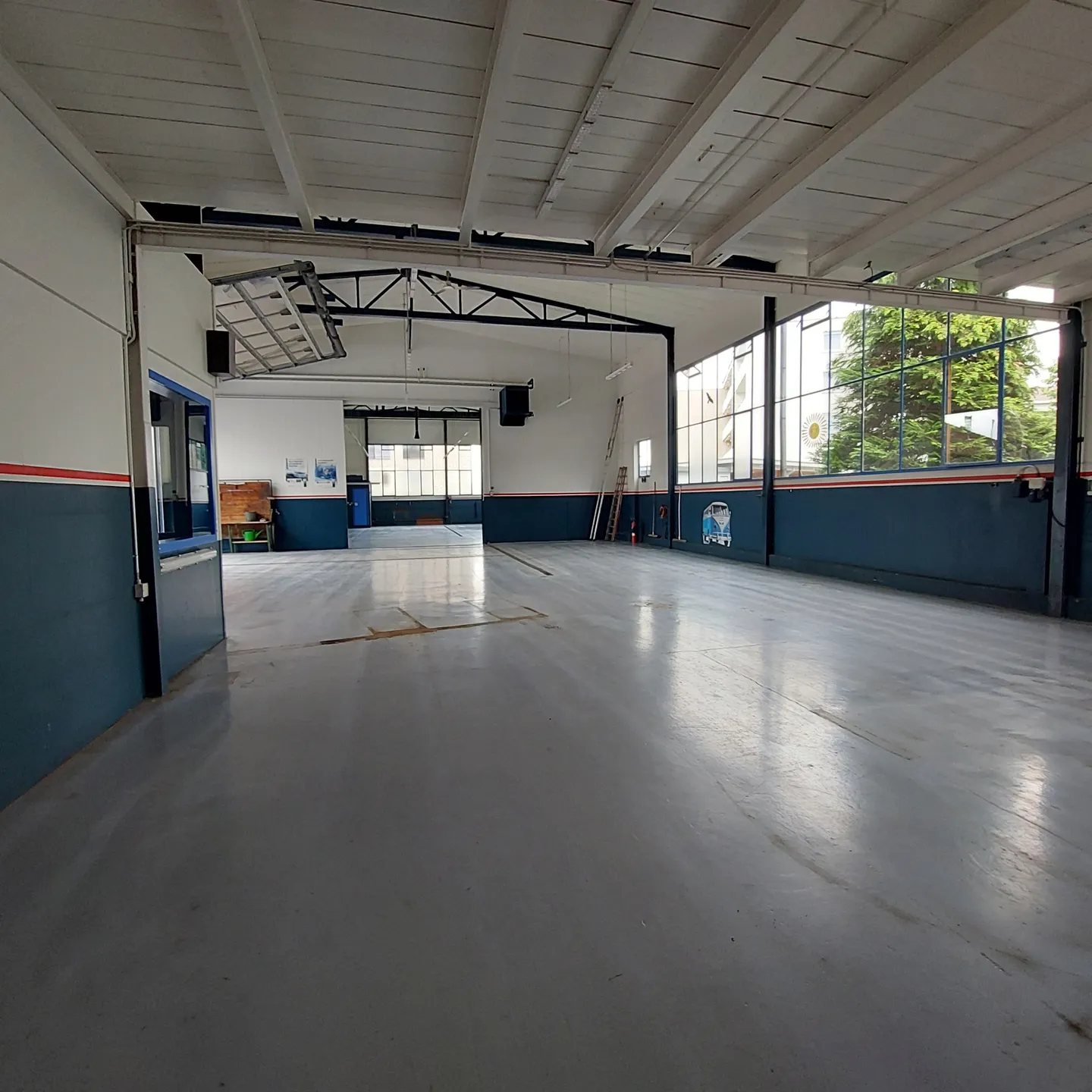 485 m2 warehouse (ground floor) in Sursee - Photo 2 of 5