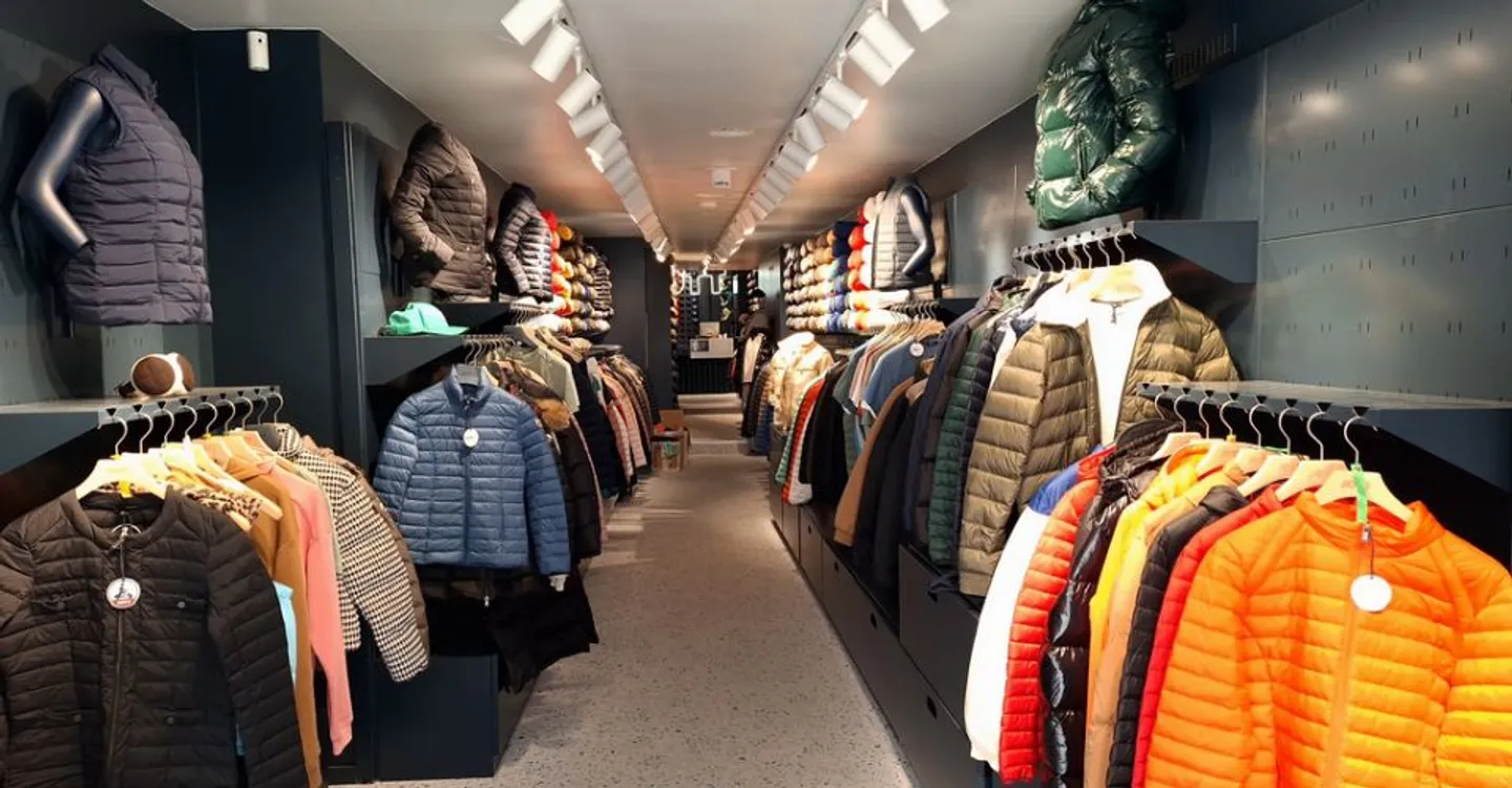 Commerce - Photo 1 of 6