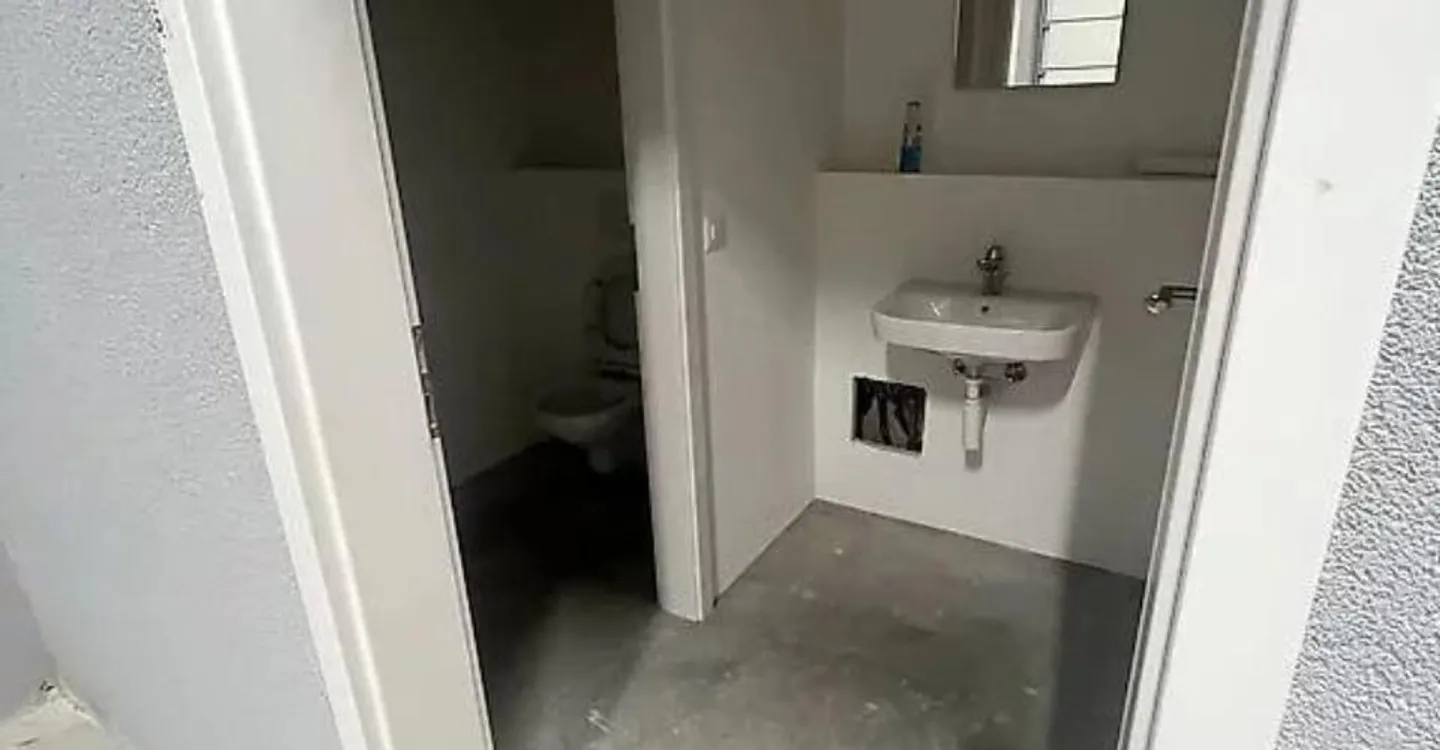 Commercial 1 room - Photo 6 of 7