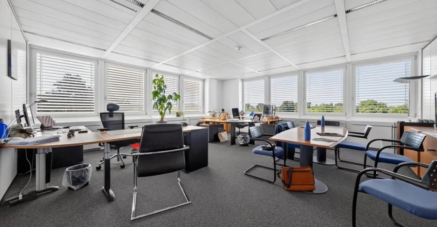 Office - Photo 3 of 10