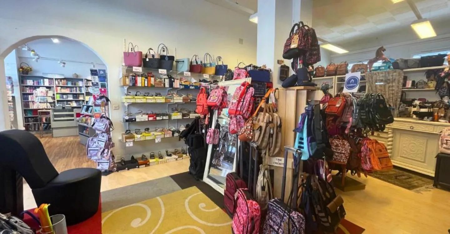 Commerce - Photo 5 of 10