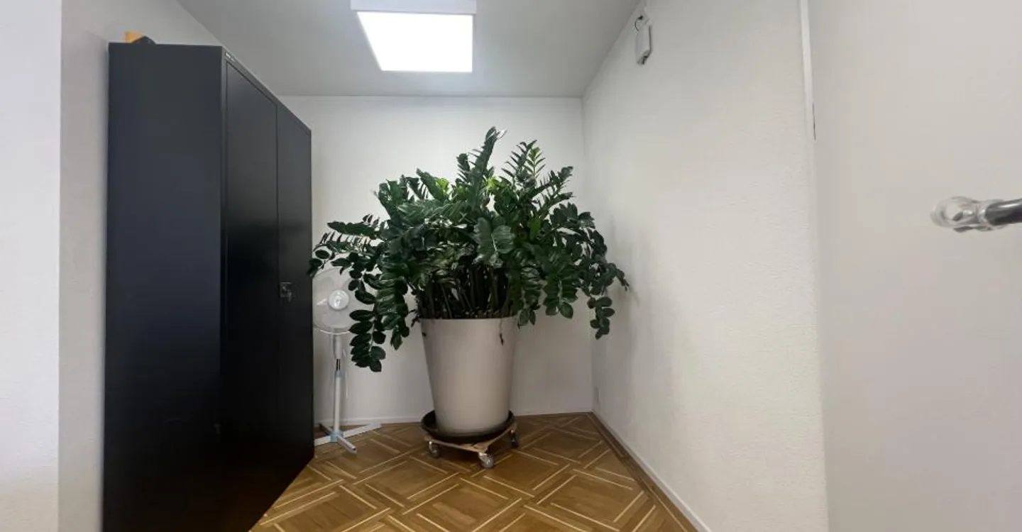 Commerce - Photo 2 of 4