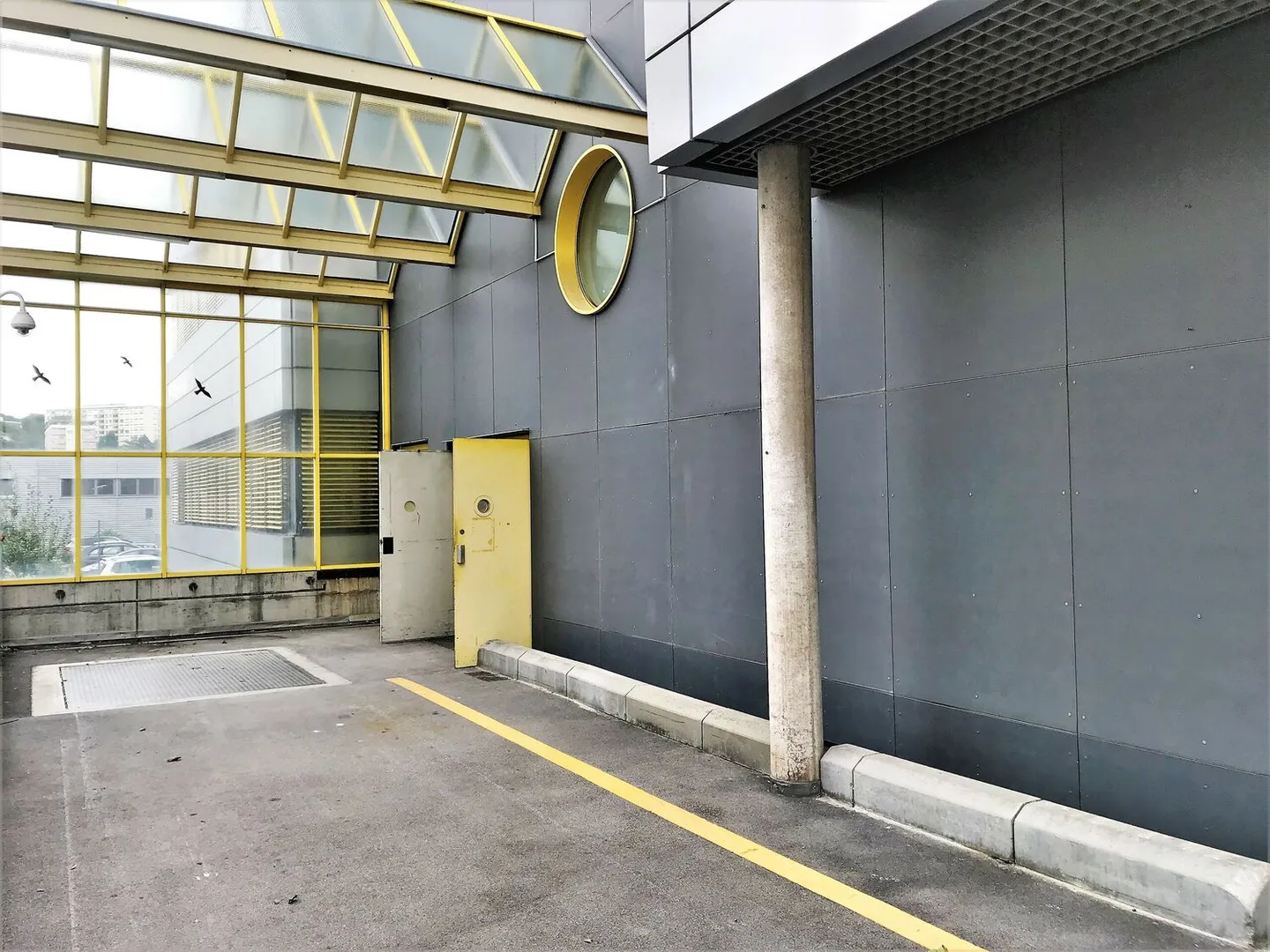 Atelier / Entrepôt 68m2 à Renens – Proche Autoroute/Gare – Contrat de location flexible - Photo 4 sur 4