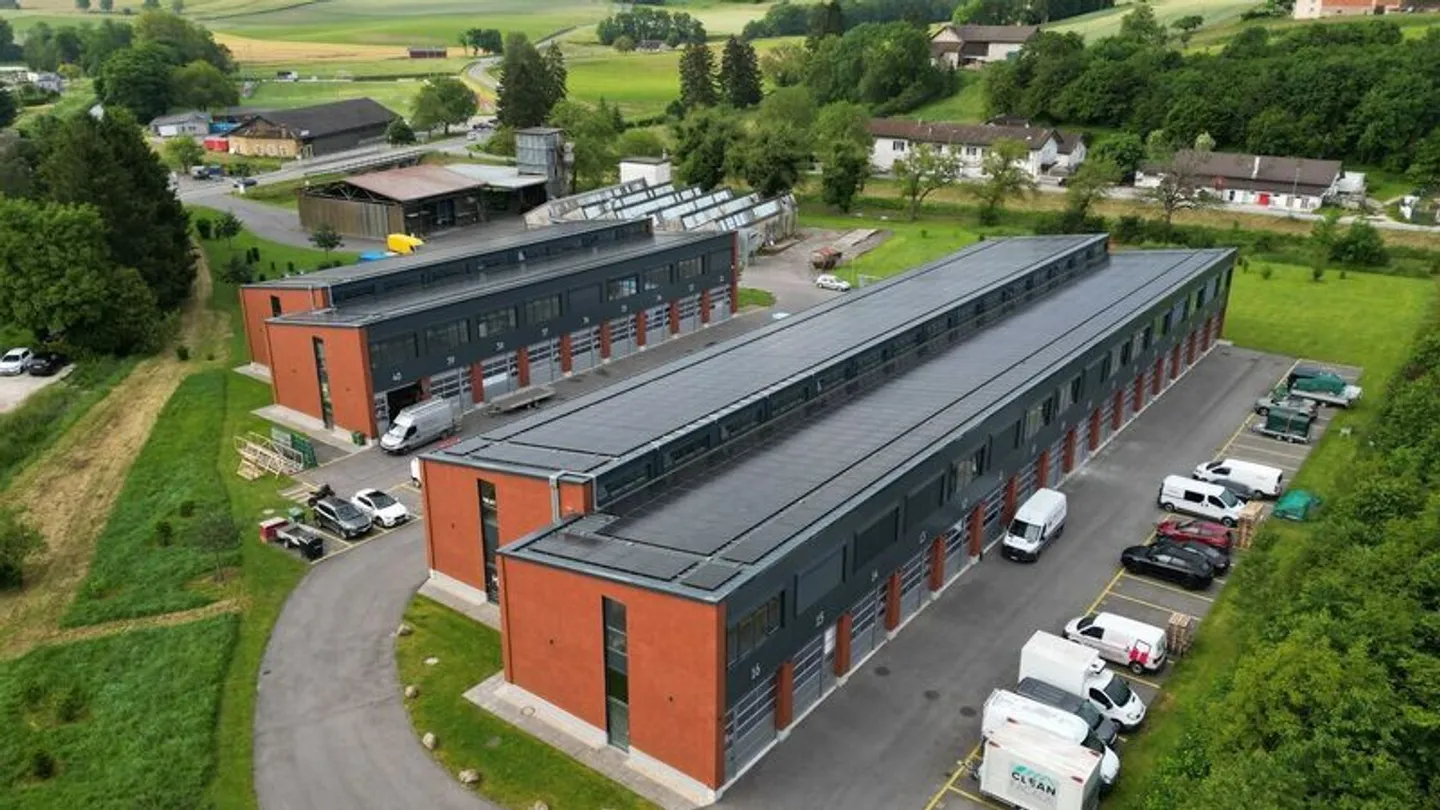 Streetbox double of 230m2 very well located! Box n°33 and 34 - Photo 1 of 1