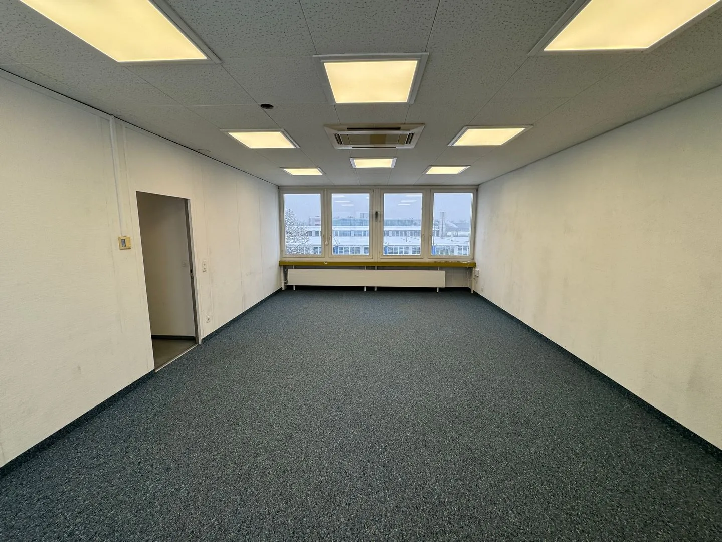 Geräumige Büro- und Gewerbefläche in Weinfelden zu vermieten - Photo 1 of 7