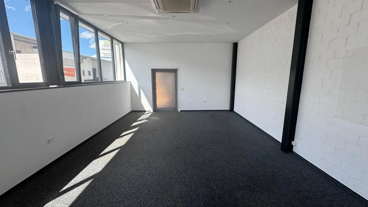 Büro- und Gewerbefläche im Erdgeschoss zu vermieten - Photo 2 of 6