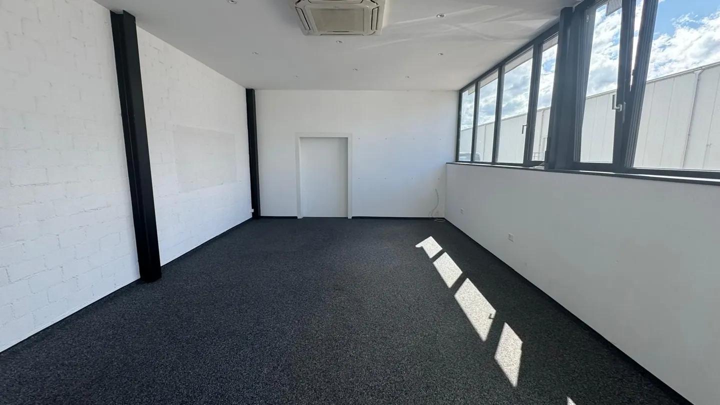 Büro- und Gewerbefläche im Erdgeschoss zu vermieten - Photo 6 of 6