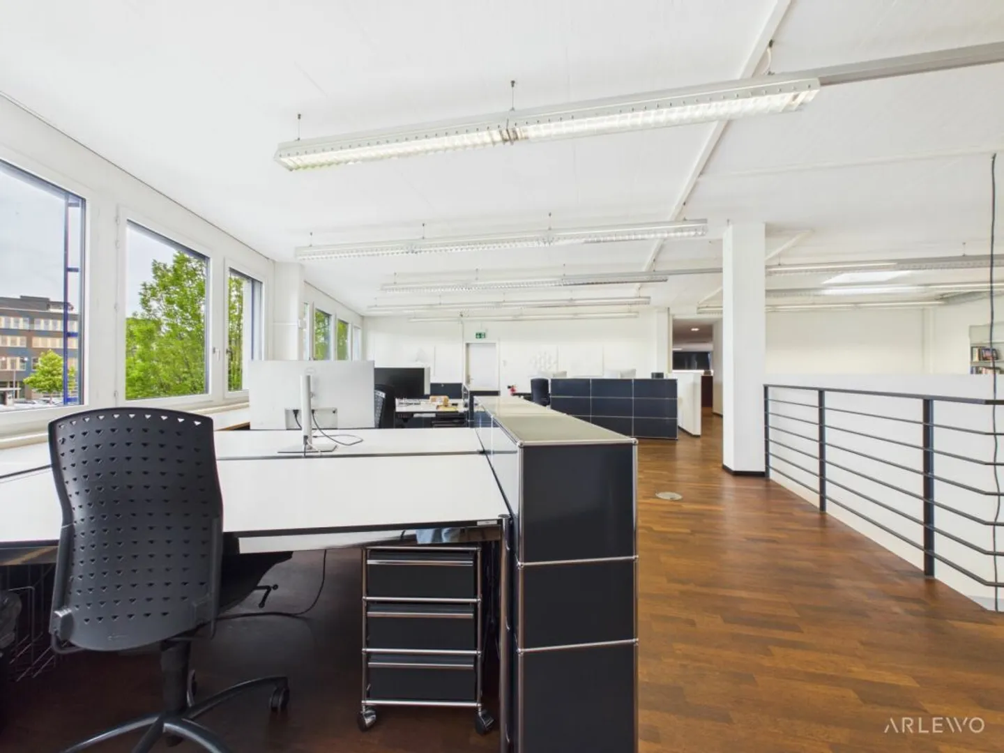 Your new business location: Modern offices in Steinhausen - Photo 3 of 10