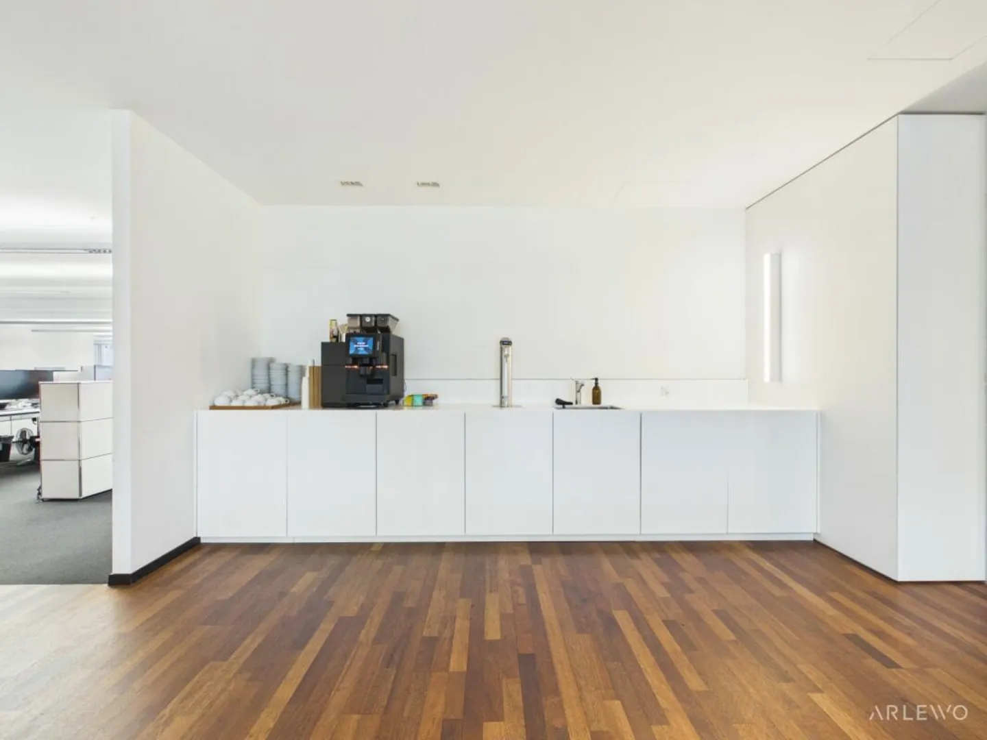 Your new business location: Modern offices in Steinhausen - Photo 8 of 10