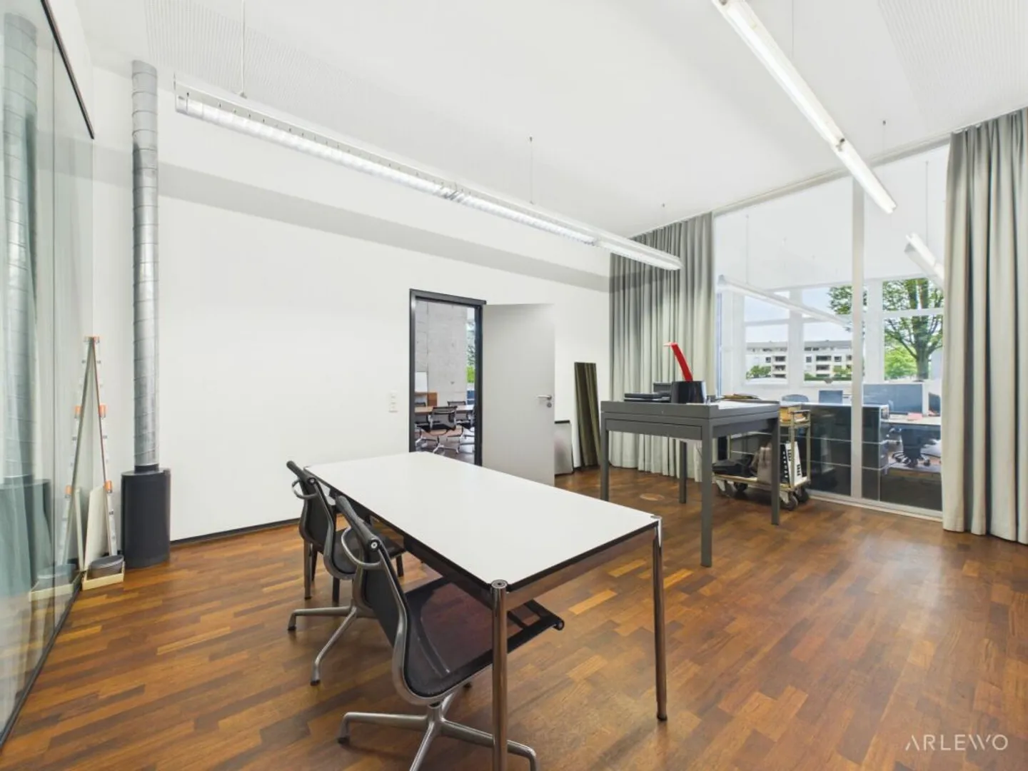 Modern Work Environments for Innovative Companies - Photo 5 of 13