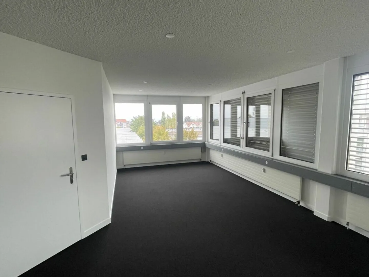 Bright office for rent in a central location in Kreuzlingen - Photo 1 of 3