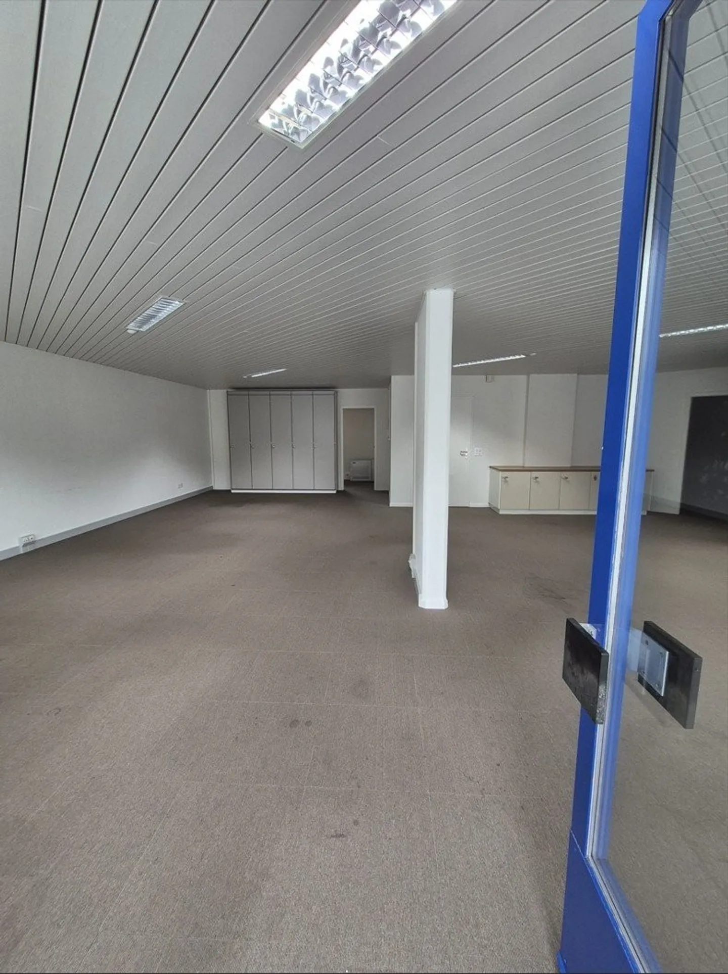 Attractive commercial, office or retail space on the ground floor (approx. 130m²) - Photo 4 of 10