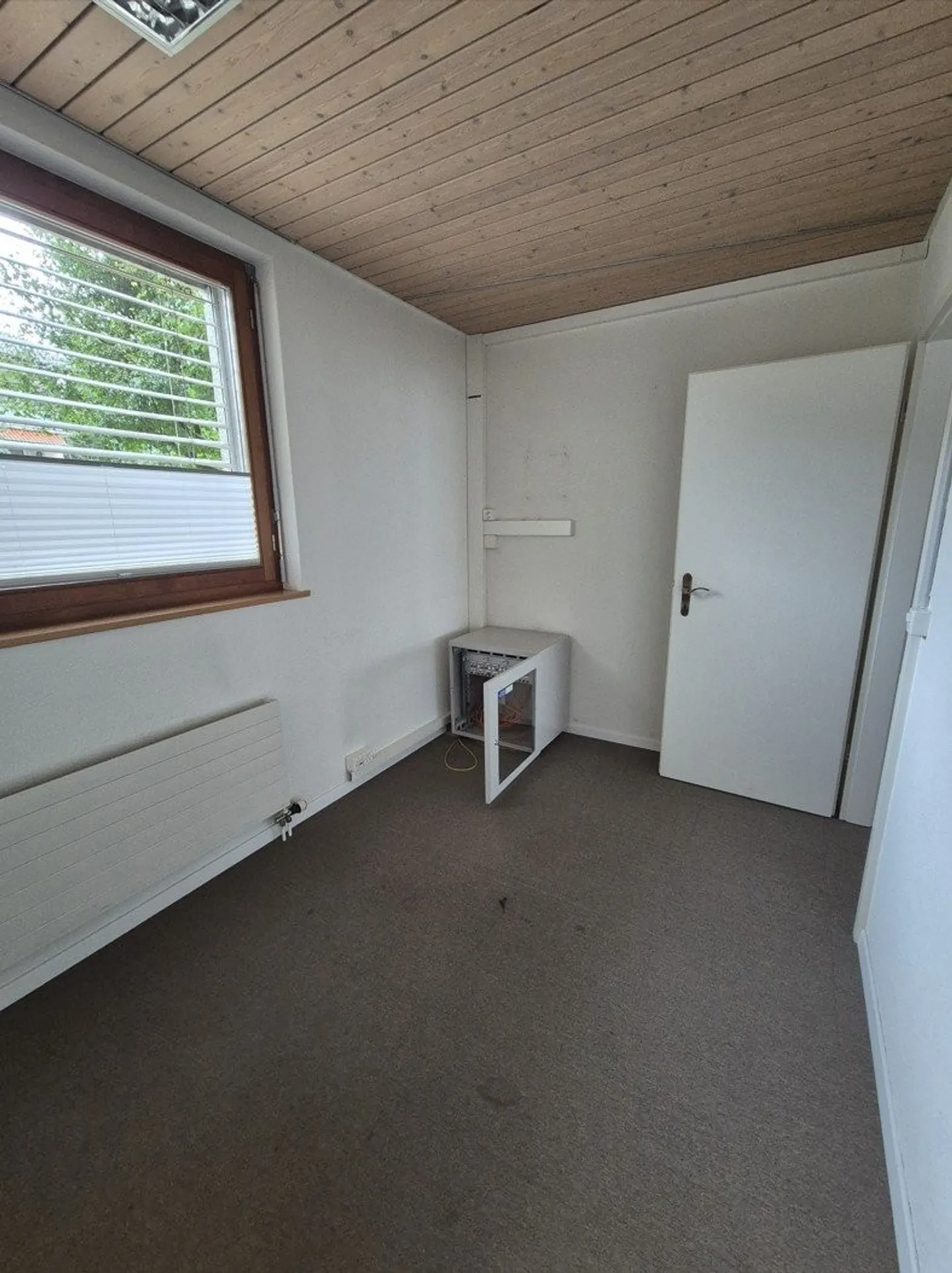 Attractive commercial, office or retail space on the ground floor (approx. 130m²) - Photo 8 of 10