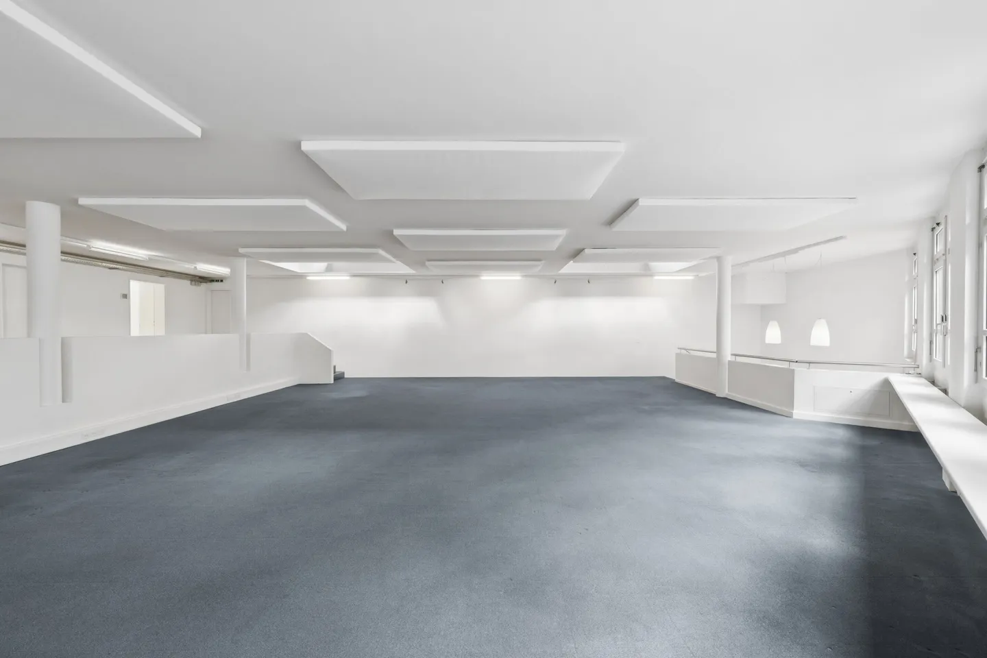 Espace de Bureau Spacieux au Calme - Photo 4 sur 11