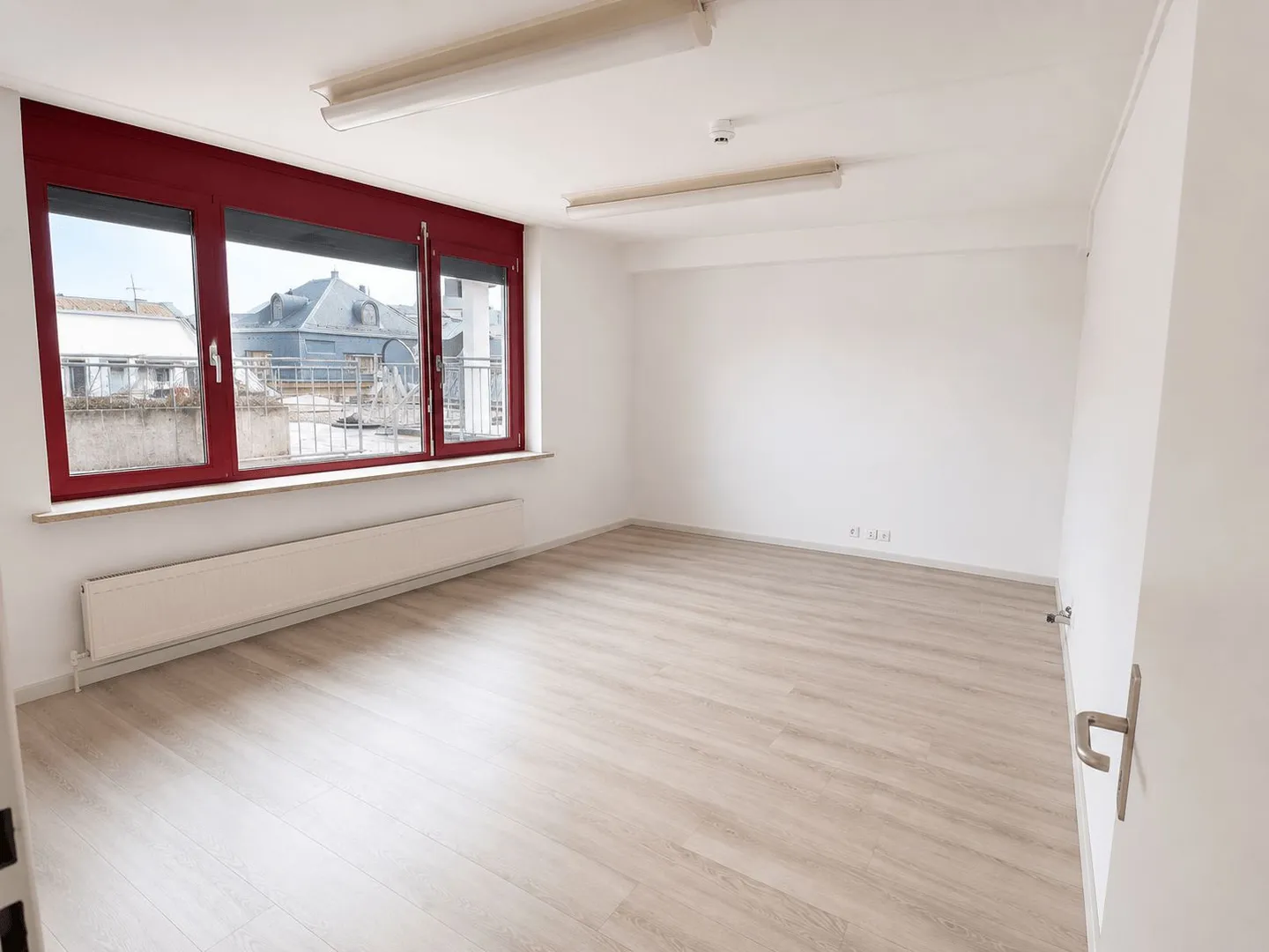 Espace de bureau de 200m² avec terrasse sur le toit à usage exclusif - Photo 2 sur 8