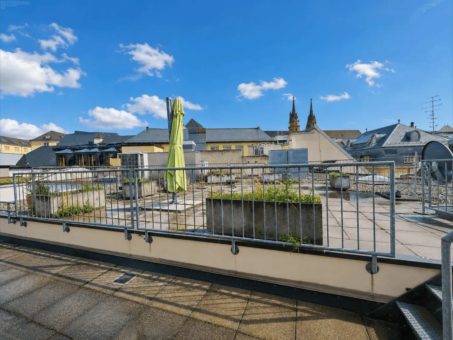 Espace de bureau de 200m² avec terrasse sur le toit à usage exclusif - Photo 3 sur 8