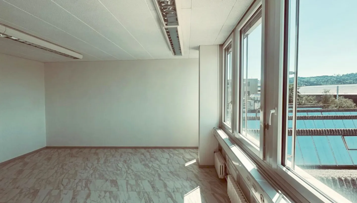 Attraktives Einzelbüro an zentraler Lage in Winterthur zu vermieten - Photo 2 of 4