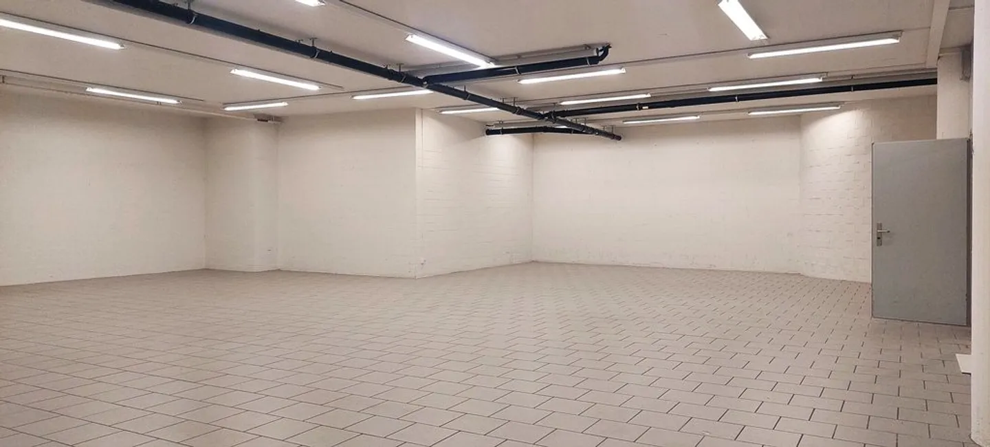 Lagerraum mit Zufahrtsrampe à 175m2 - Foto 5 von 6