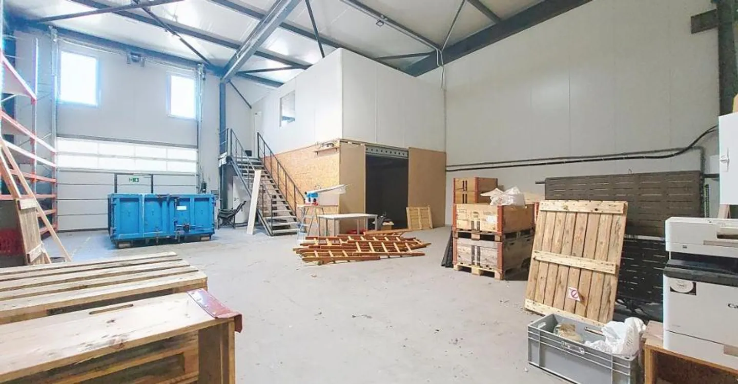Deposit - Photo 8 of 13