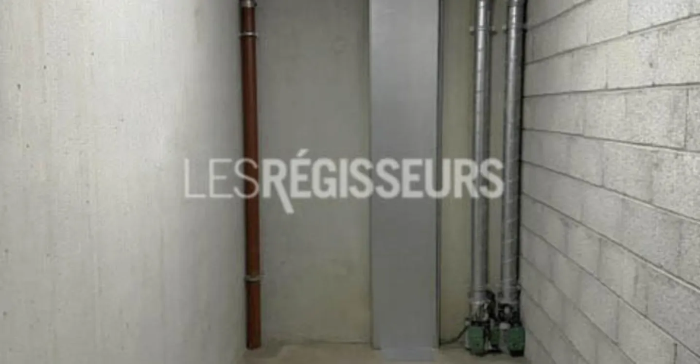 Deposit - Photo 3 of 5