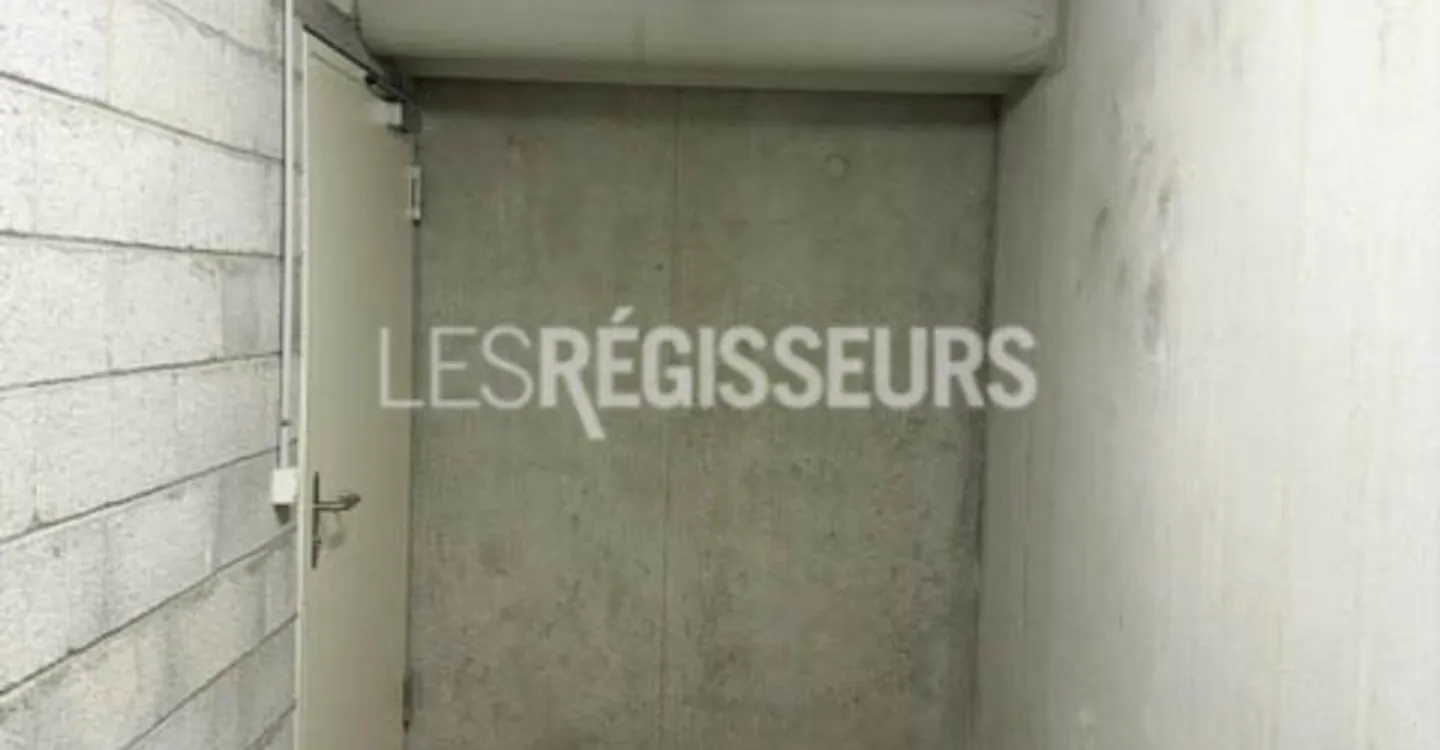 Deposit - Photo 4 of 5