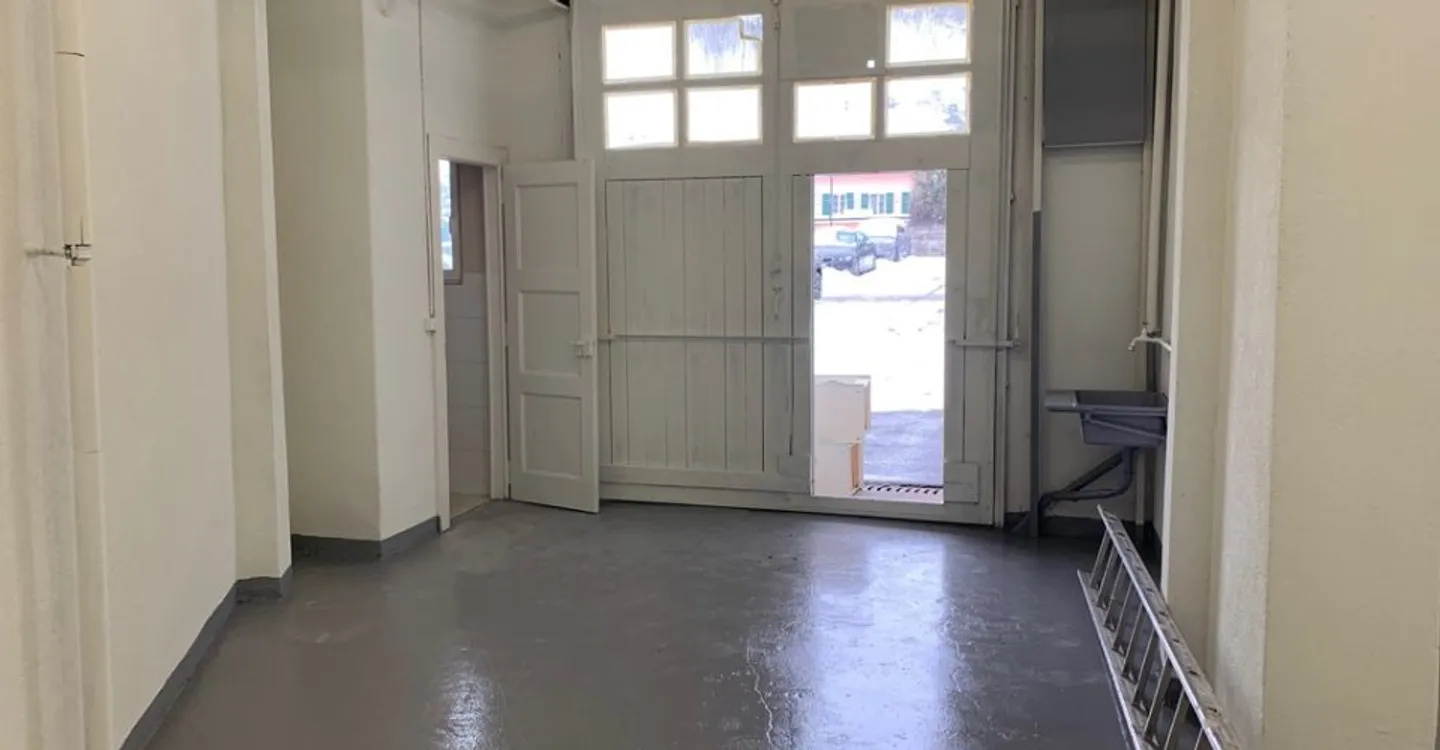 Espace de stockage au rez-de-chaussée - Photo 1 sur 7
