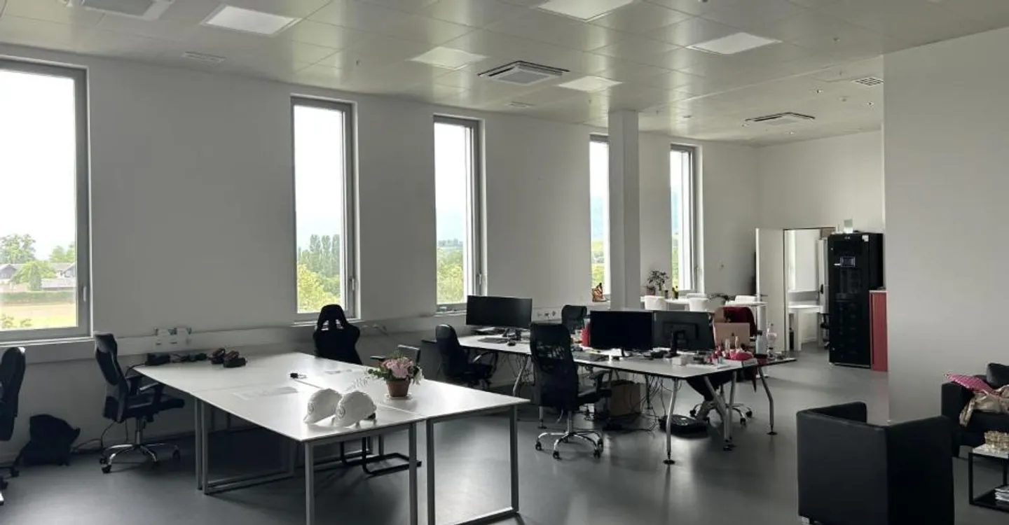 Espace de Bureau Polyvalent - Photo 5 sur 6