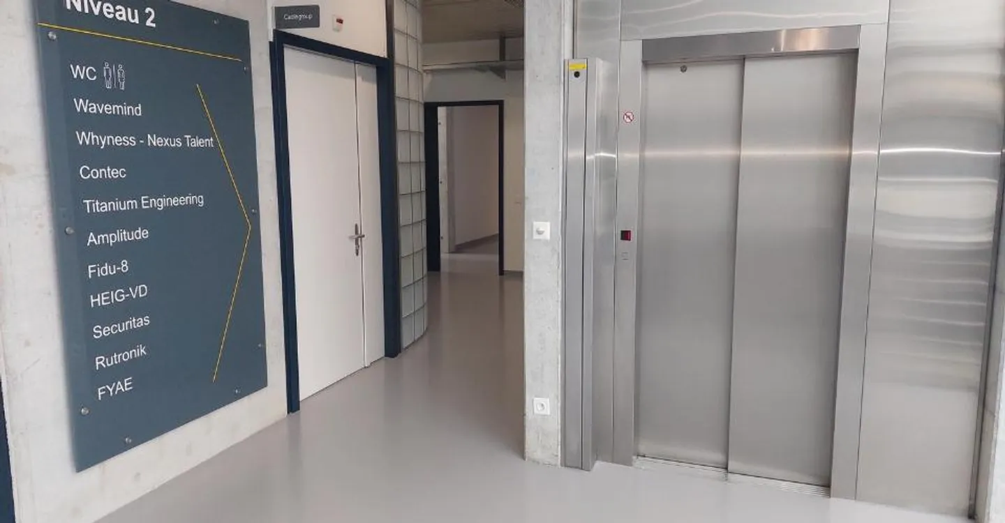 Bureau - Foto 1 di 3