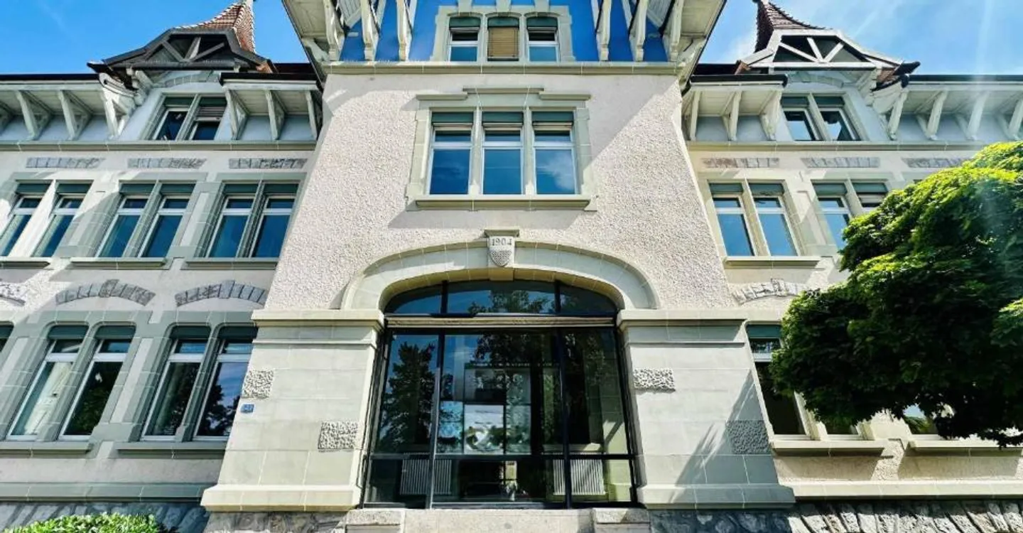 Mixed-use building - Photo 1 of 7