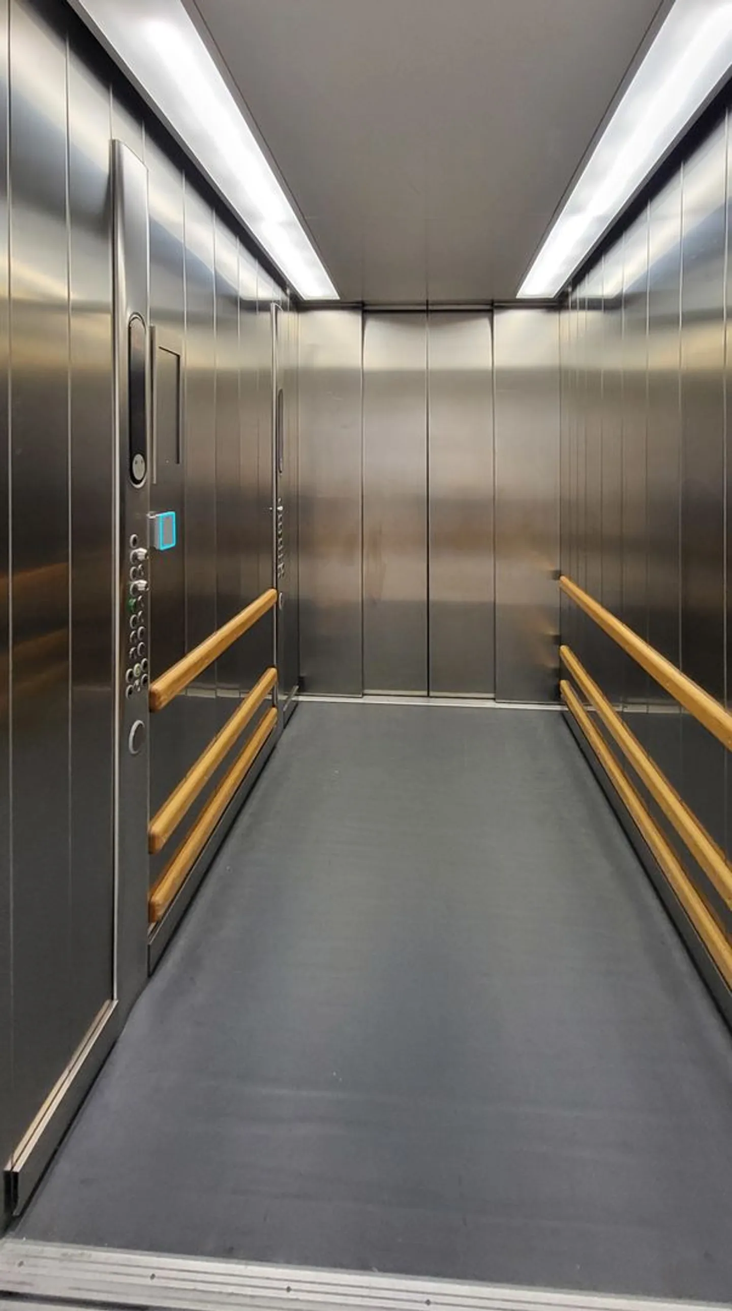 Accessible Commercial Spaces in TechCenter Reinach! - Photo 10 of 13