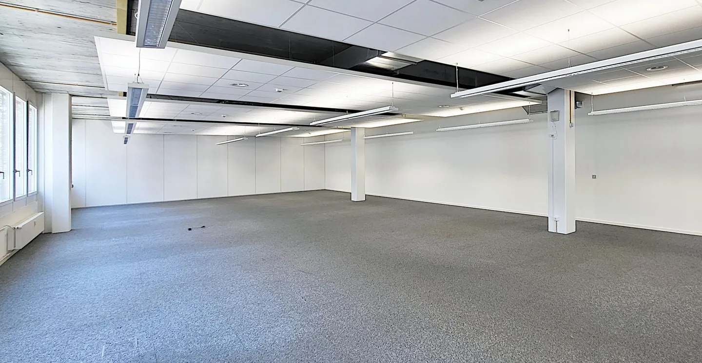 Fully developed office spaces in TechCenter Reinach! - Photo 3 of 12