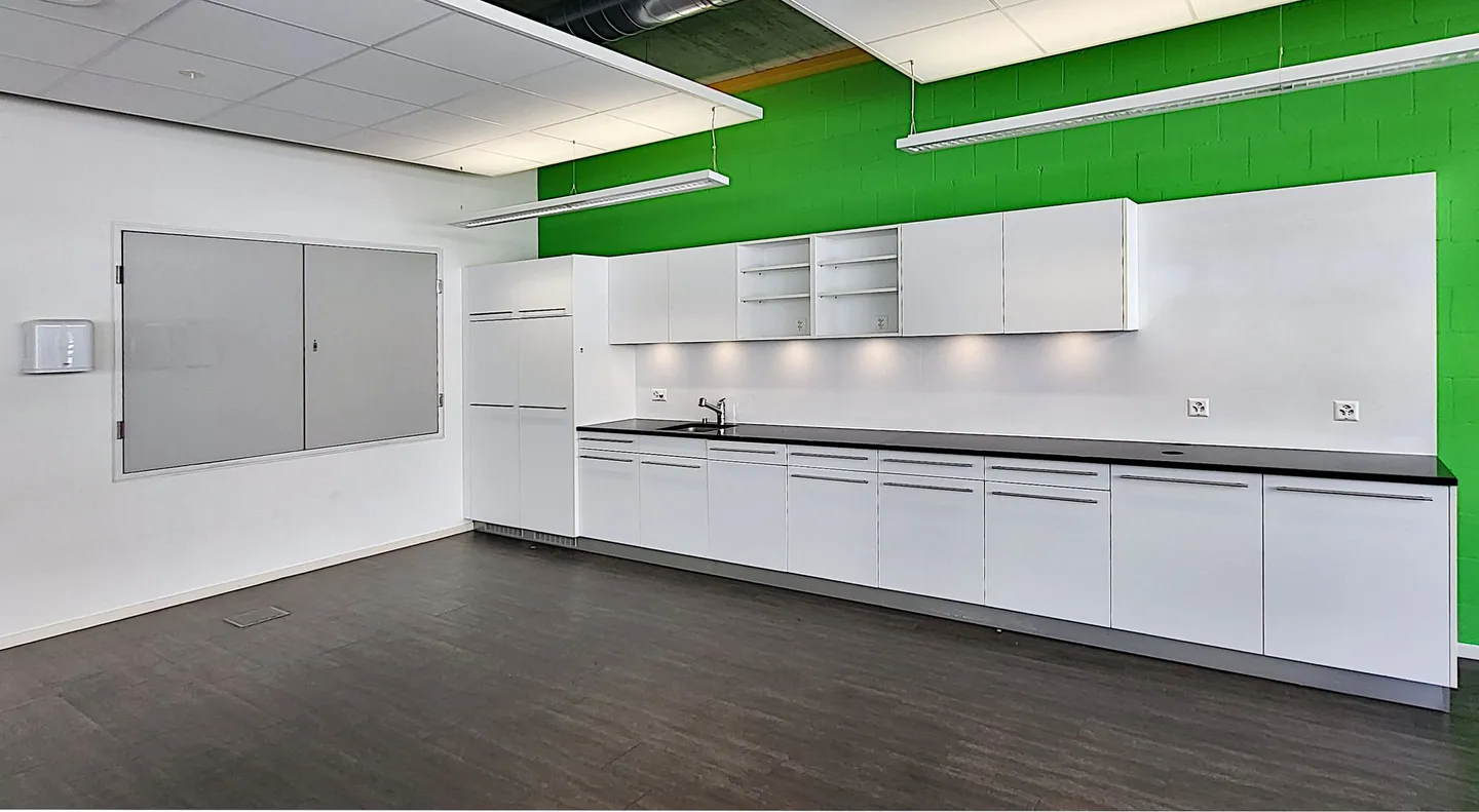 Fully developed office spaces in TechCenter Reinach! - Photo 9 of 13