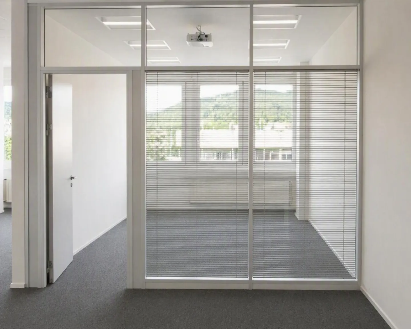 Commercial Building Bodenäckerstrasse 1/3 Spreitenbach - Photo 3 of 4