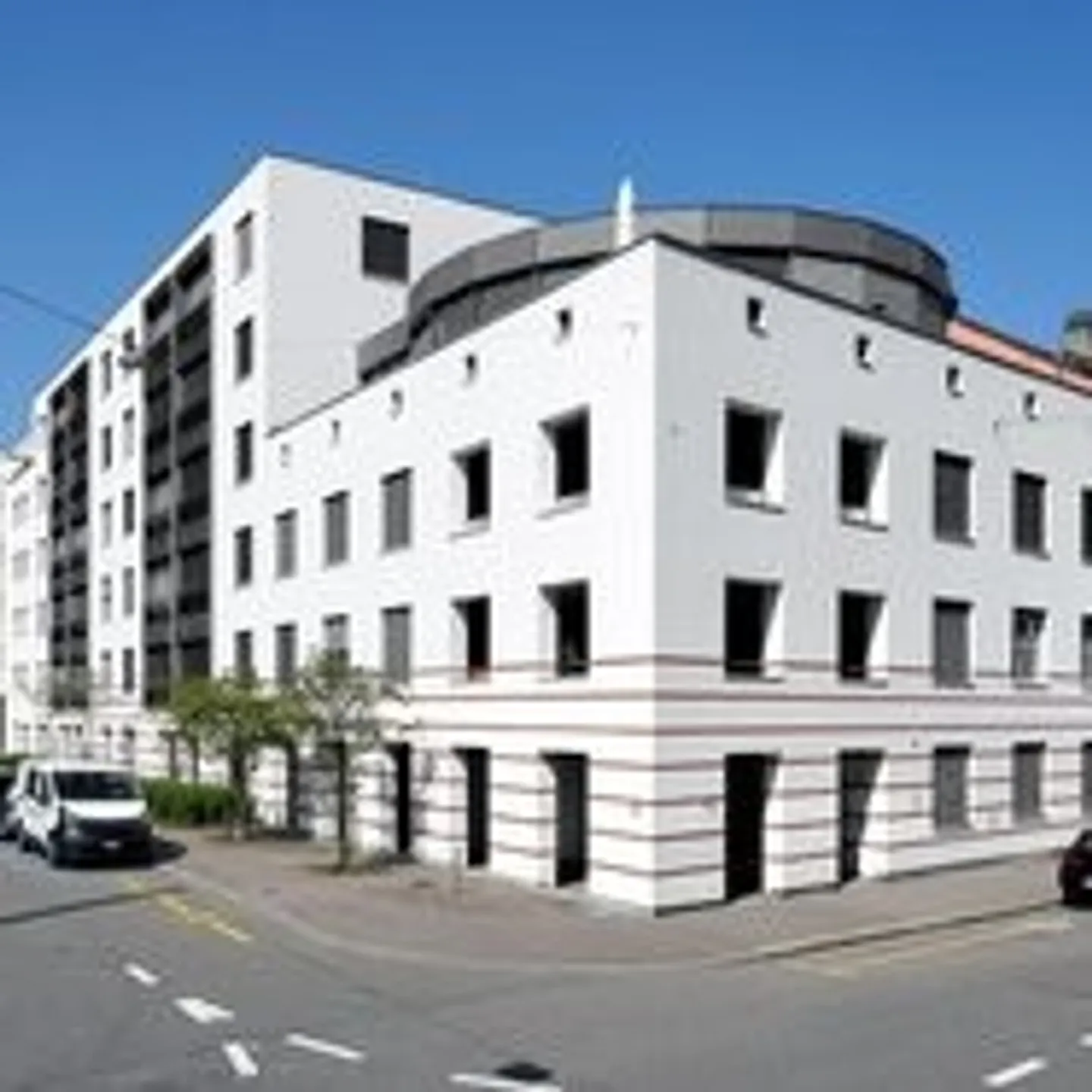 Representative commercial space on two levels just a few steps from the Basel fair - Photo 1 of 8