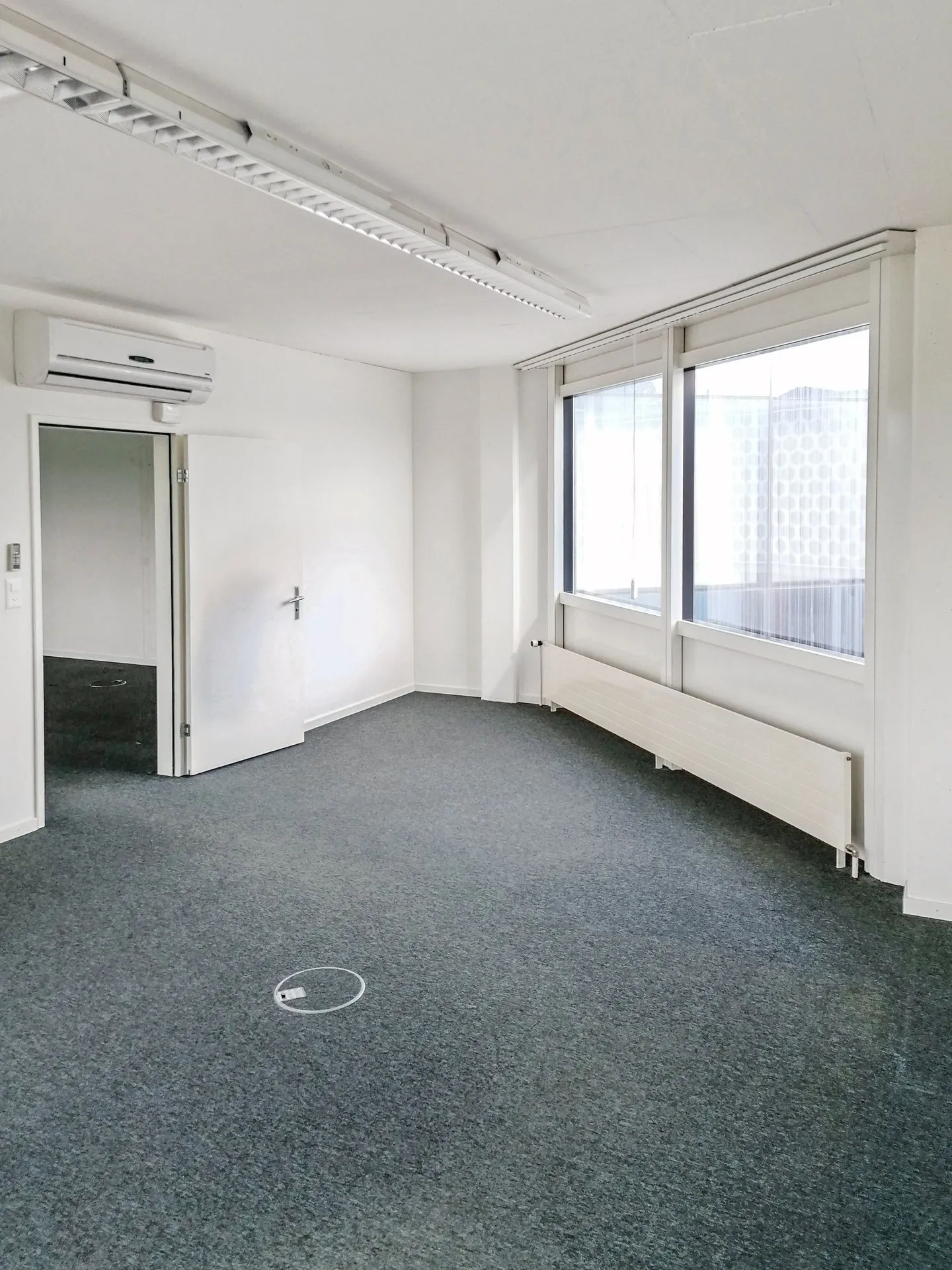Modernes Büro in Obfelden - Foto 2 von 9