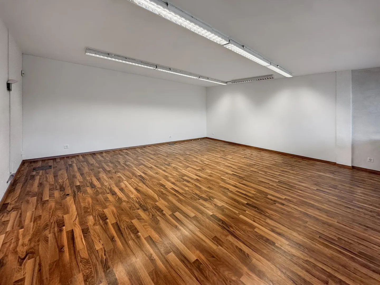 Atelier, Petit Bureau ou Communauté de Bureaux – Espaces Modernes à Obfelden - Photo 2 sur 10