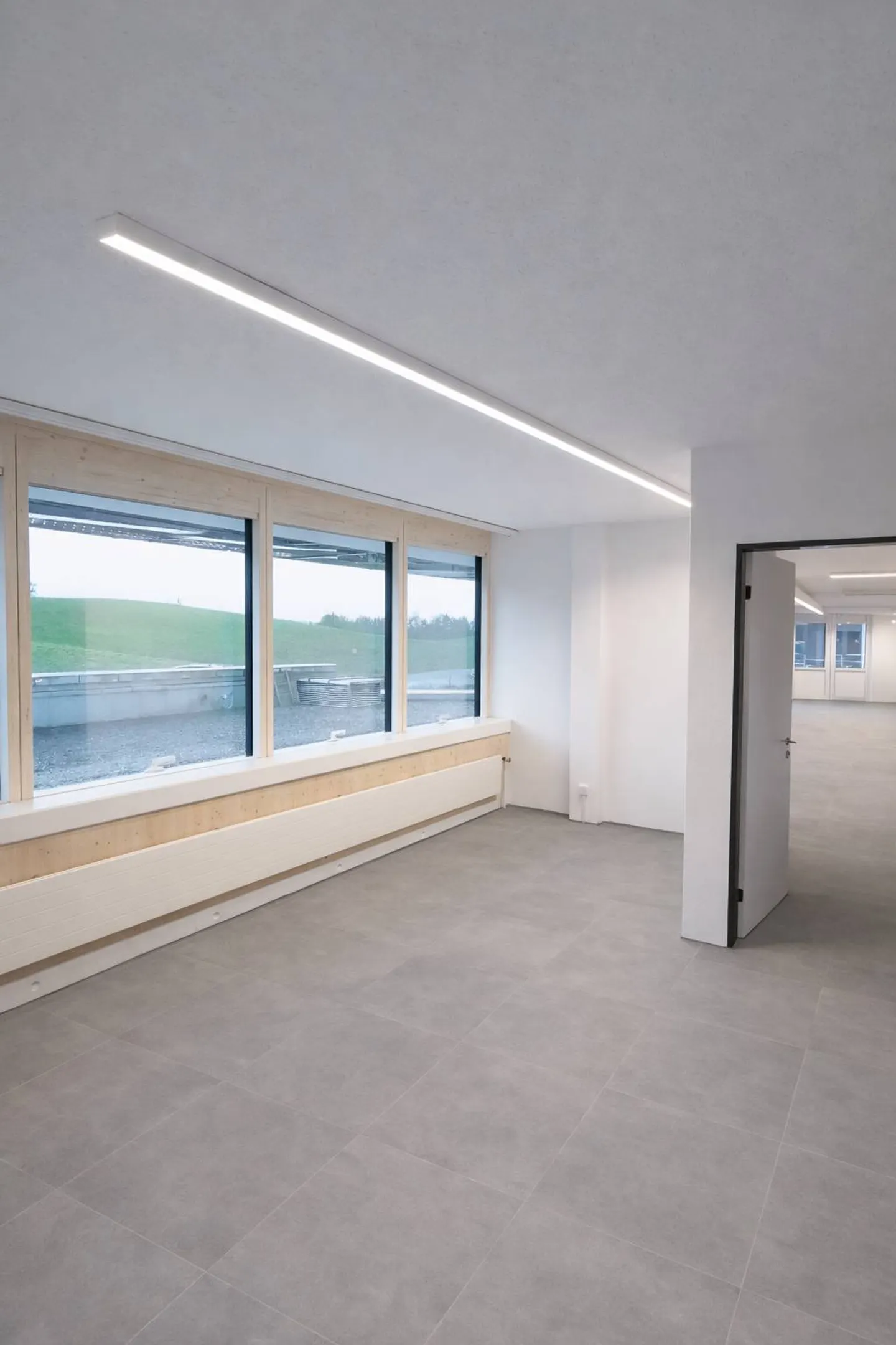 Top-modernized areas with expansion potential in a strategically good location - Photo 5 of 10