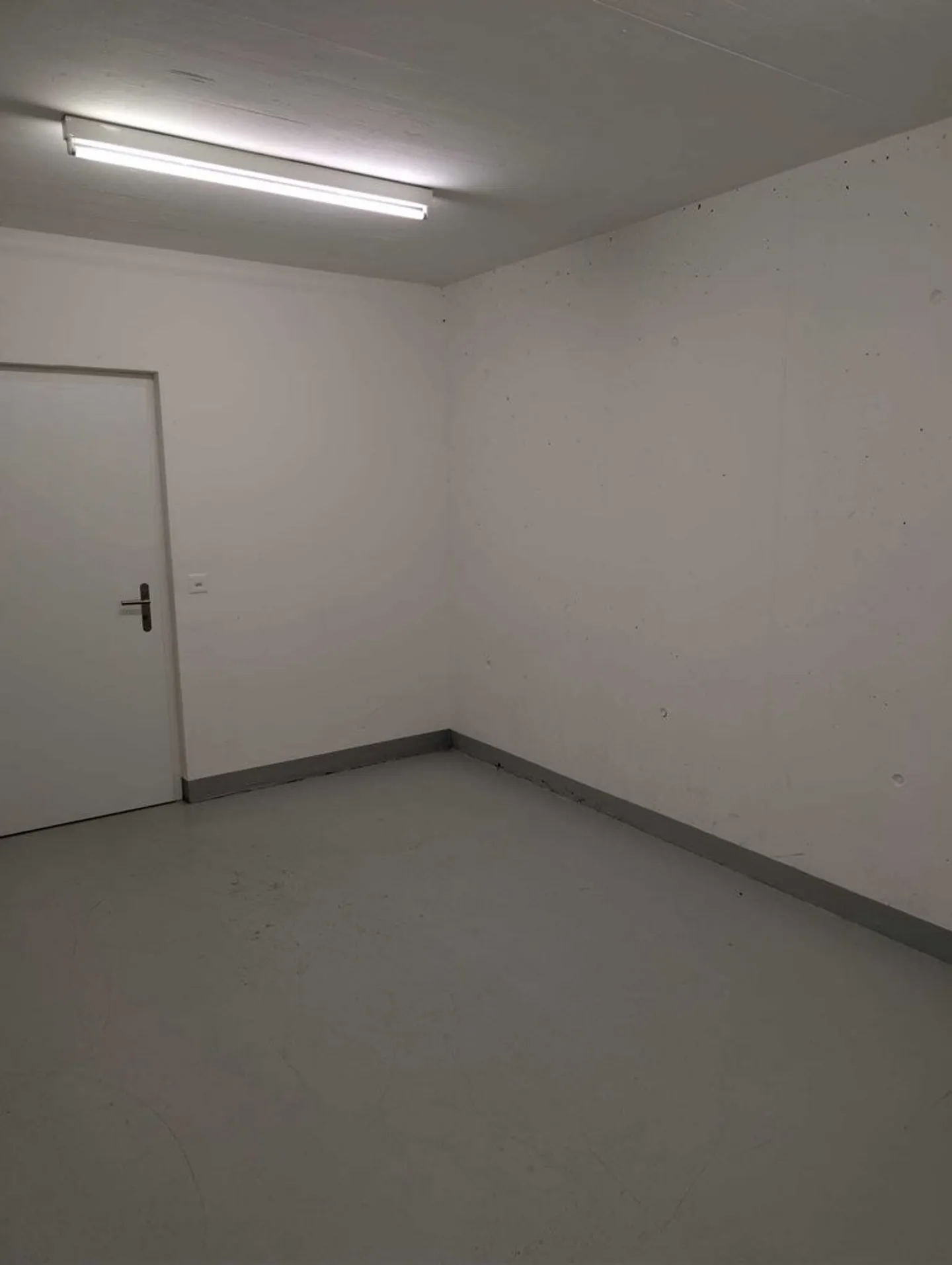 Practical hobby room for rent! - Photo 4 of 5