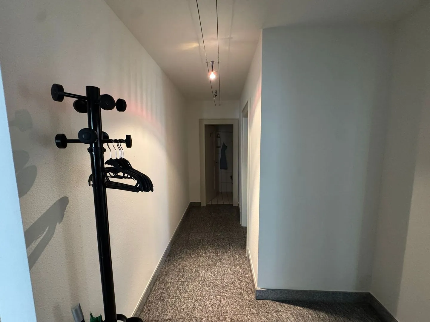 Office space for rent in the heart of Altdorf - Photo 9 of 13