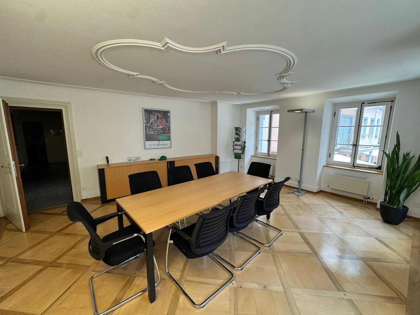 Office space for rent in the heart of Altdorf - Photo 11 of 13